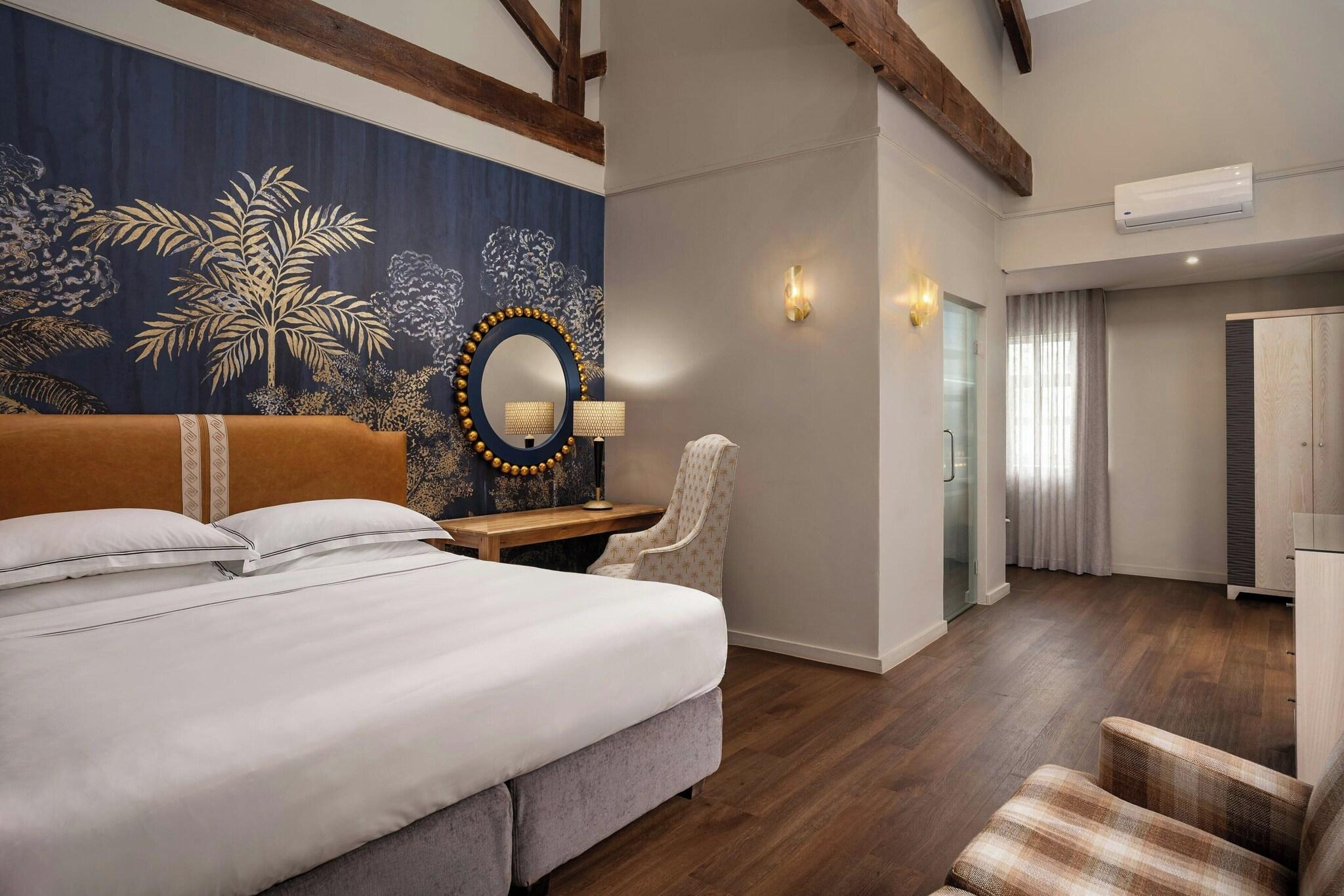 Double Deluxe King Bed