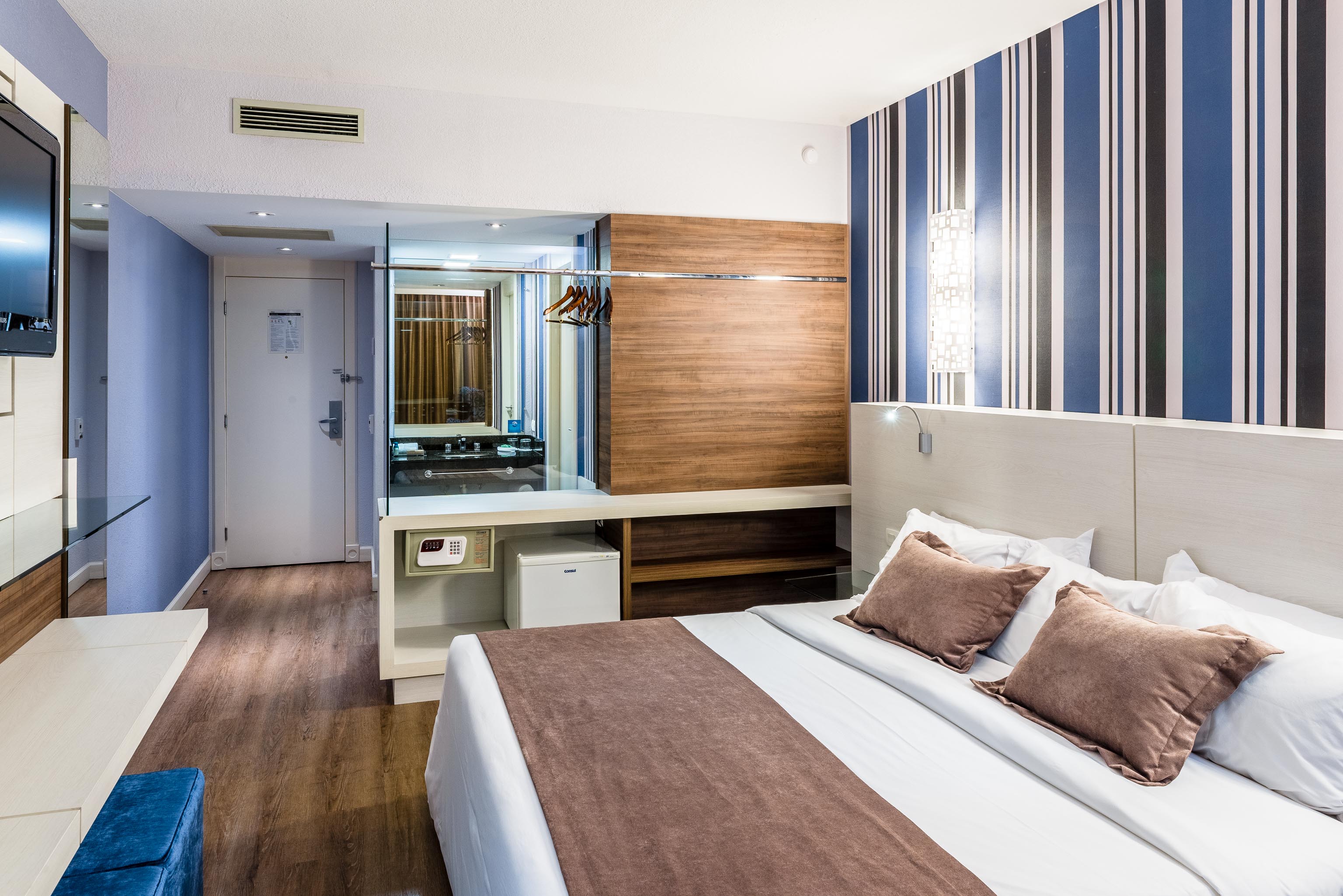 Double Deluxe King Bed