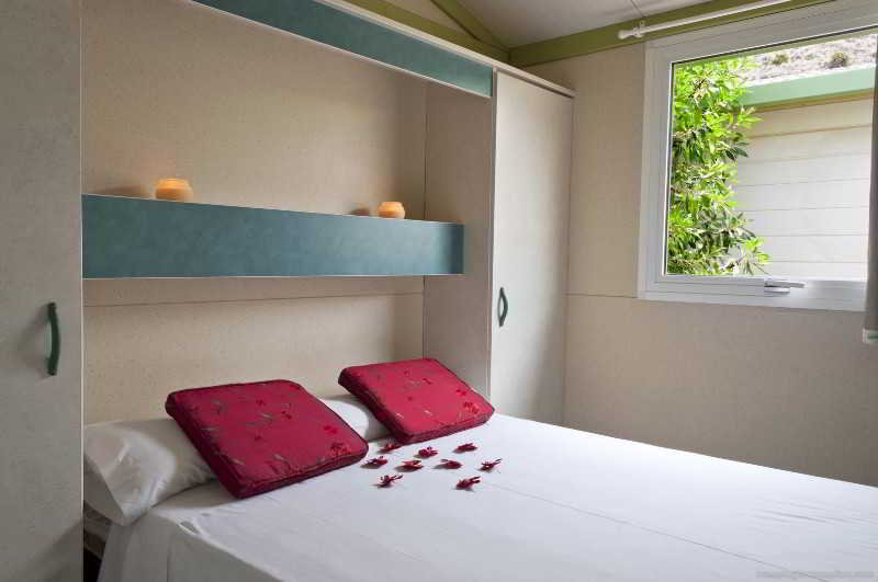 Bungalow Capacity 5 Two Bedrooms