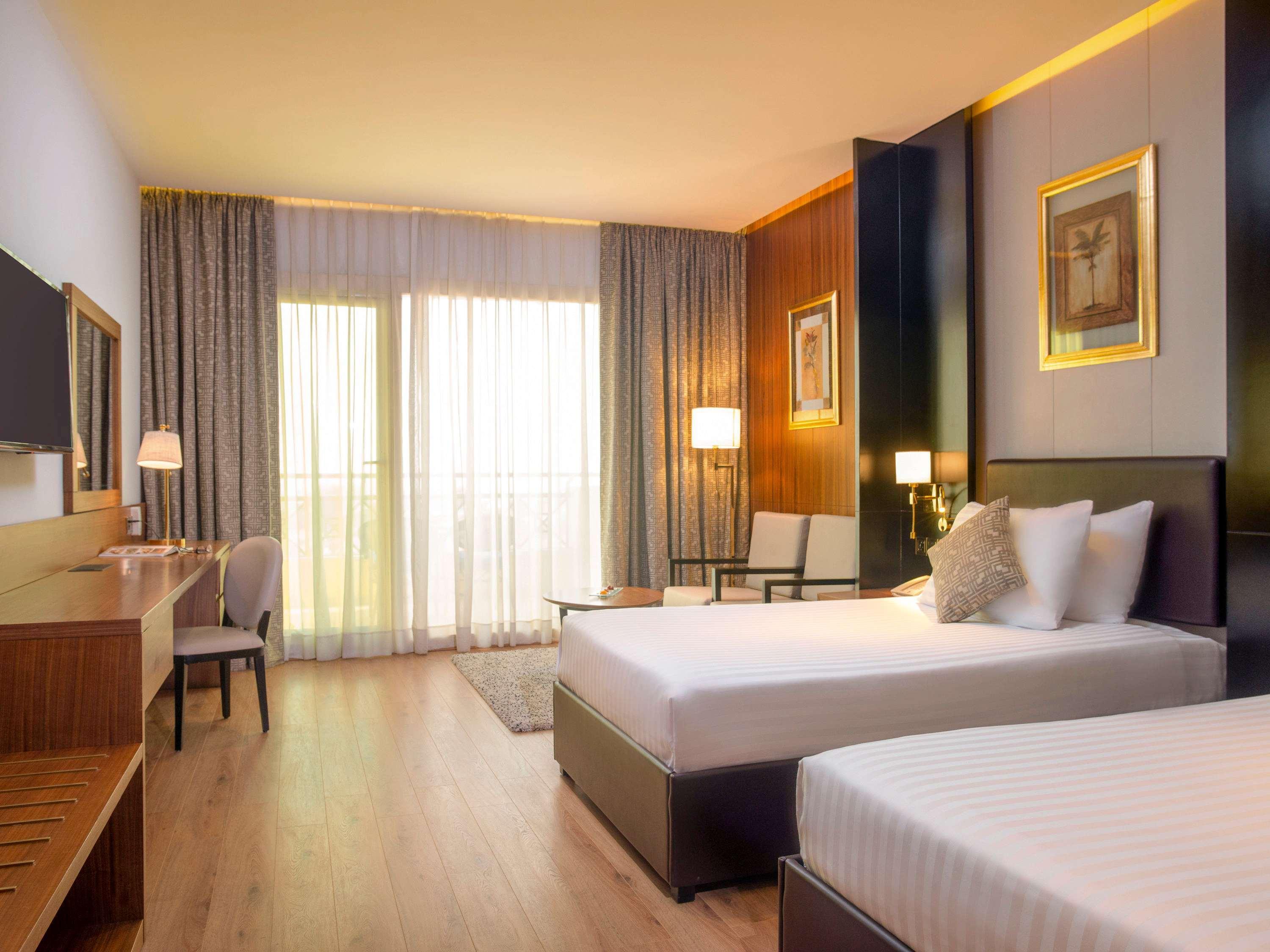 Twin Executive City View