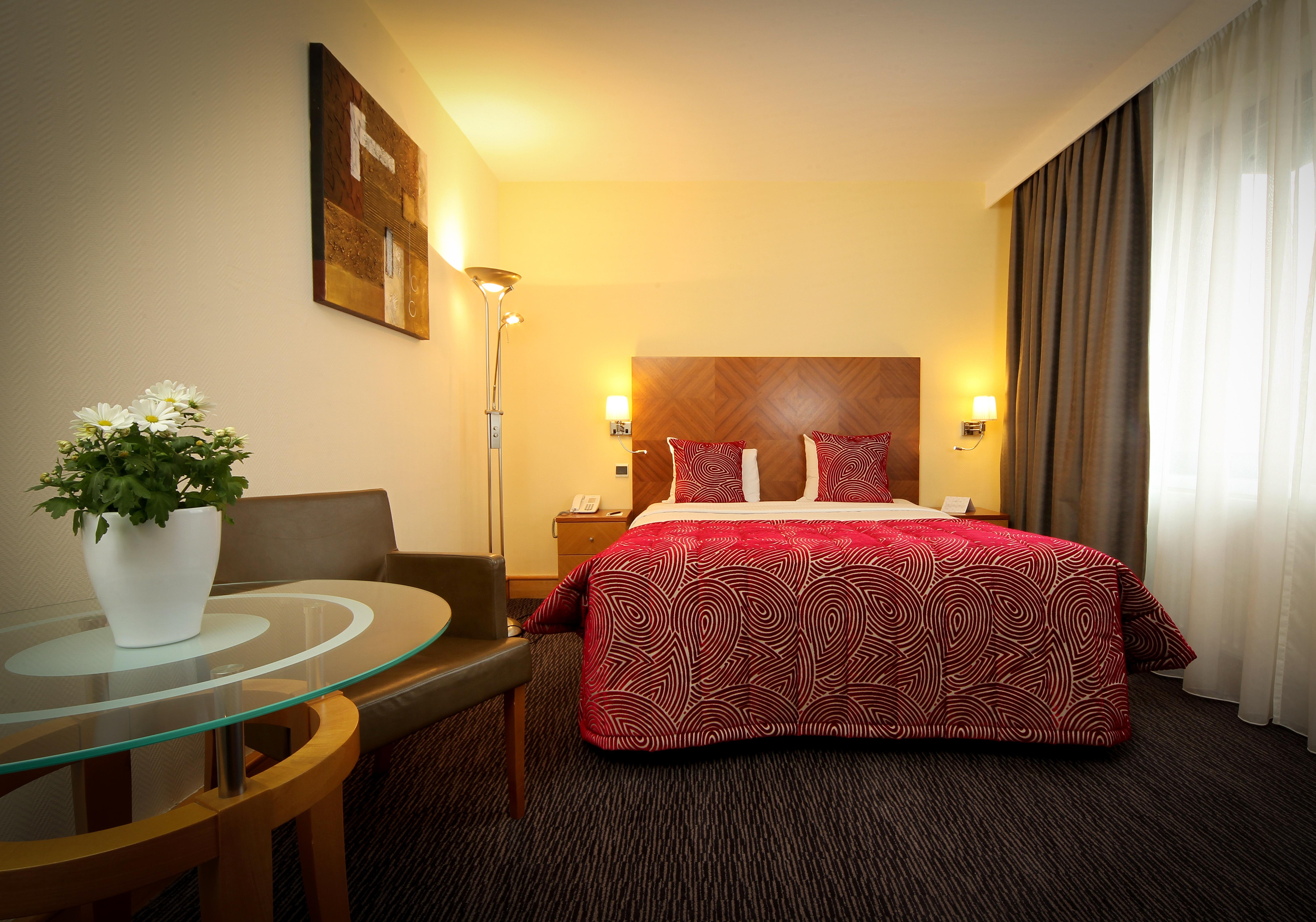 Double or Twin Standard