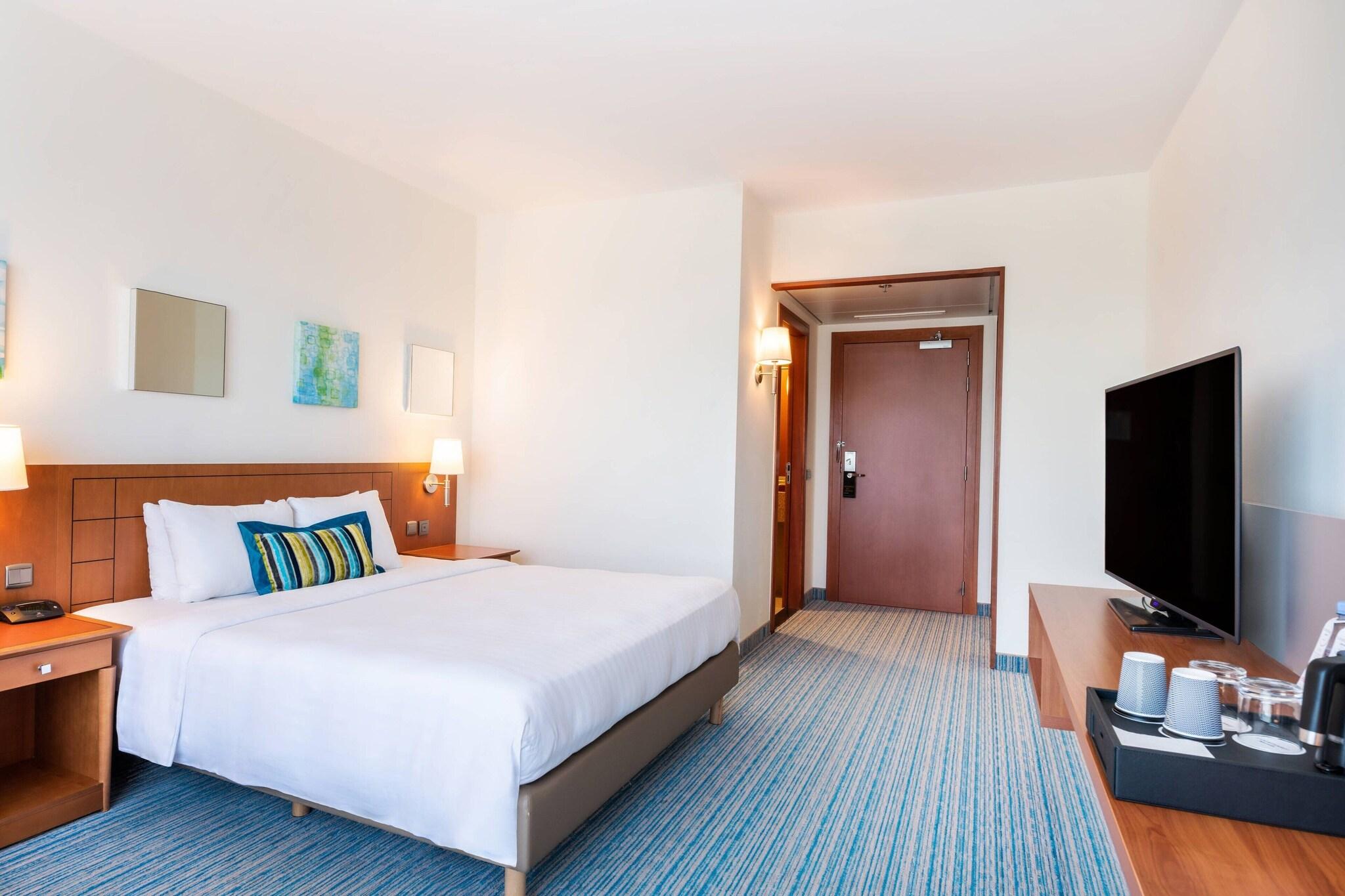 Double Deluxe King Bed