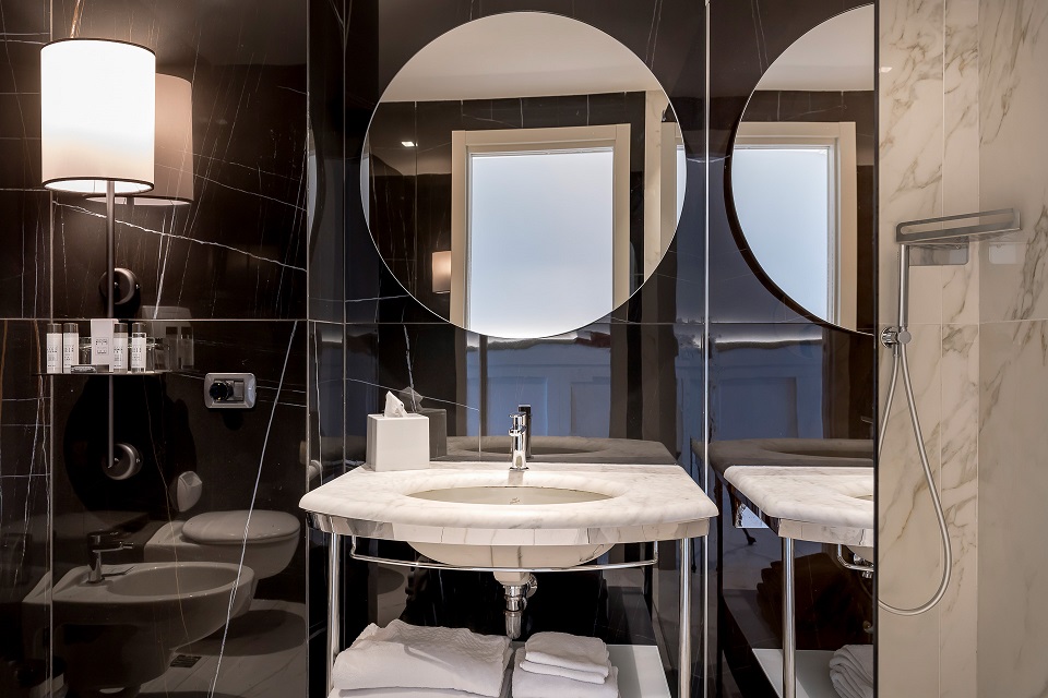 Double Deluxe Sea View with Balcony