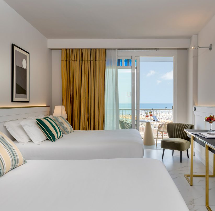 Family Room Deluxe Sea View with Balcony