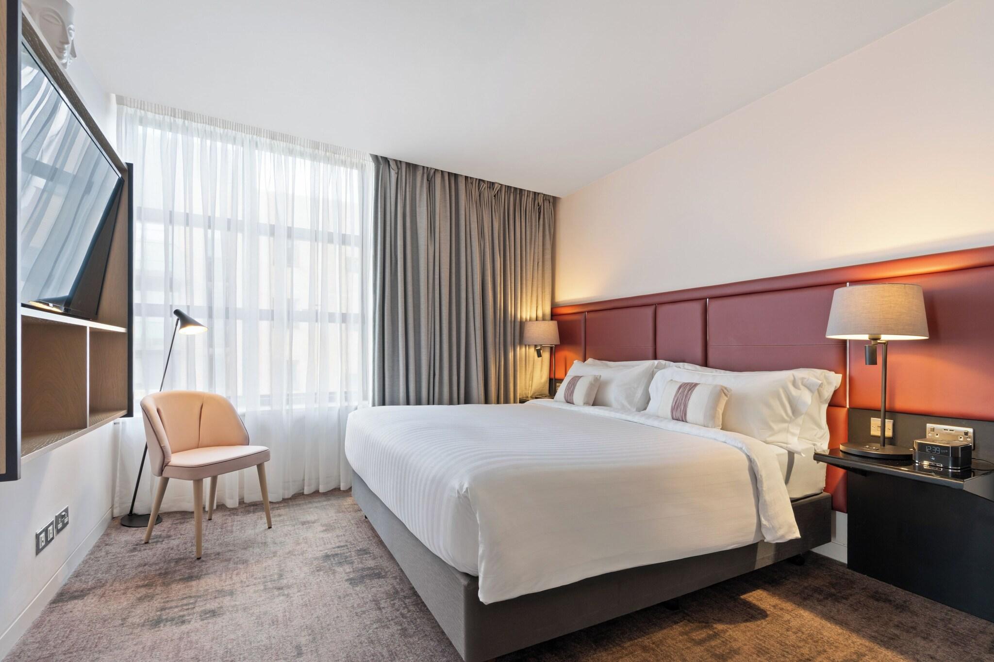 Suite Queen Size Bed