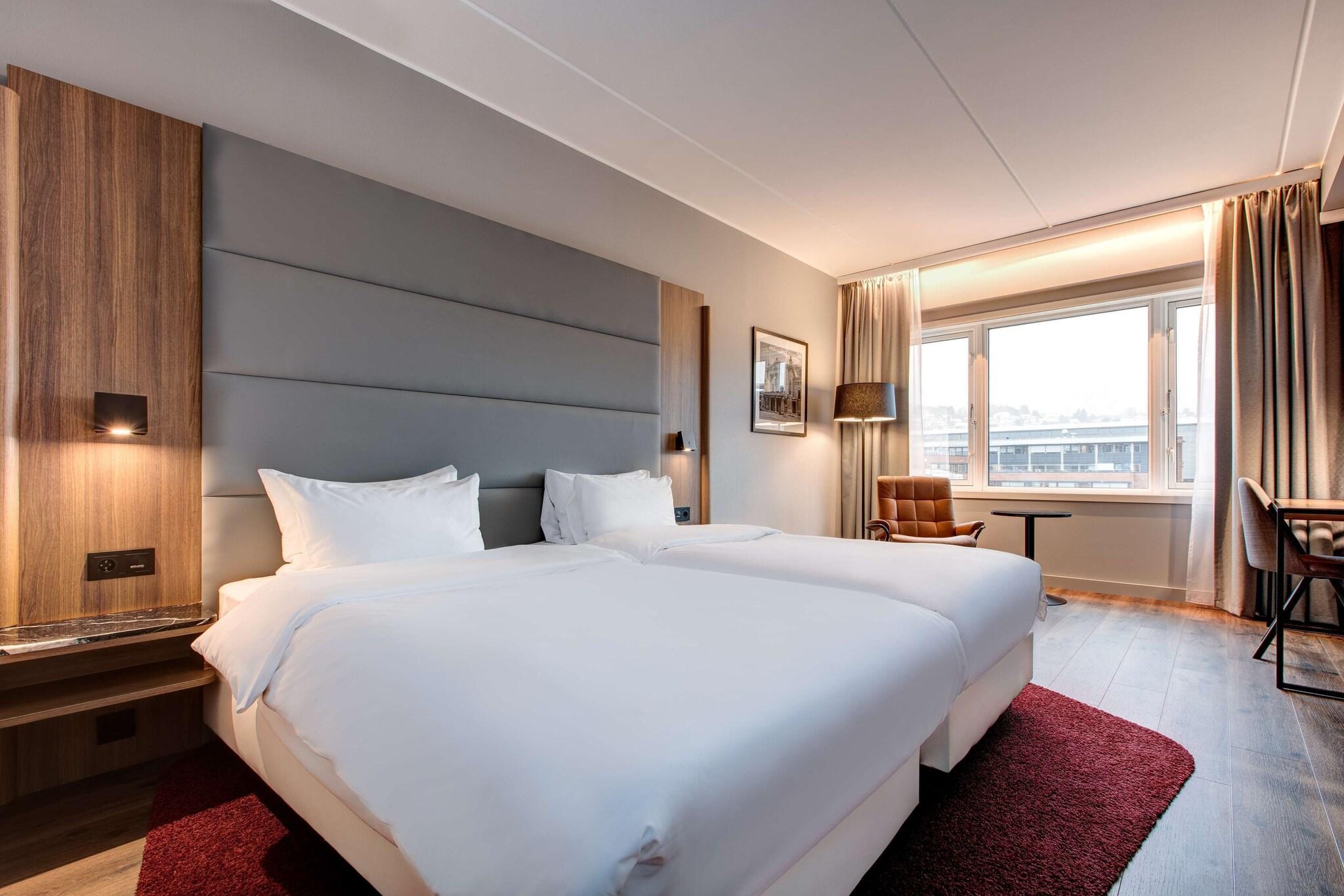 Double Queen Size Bed