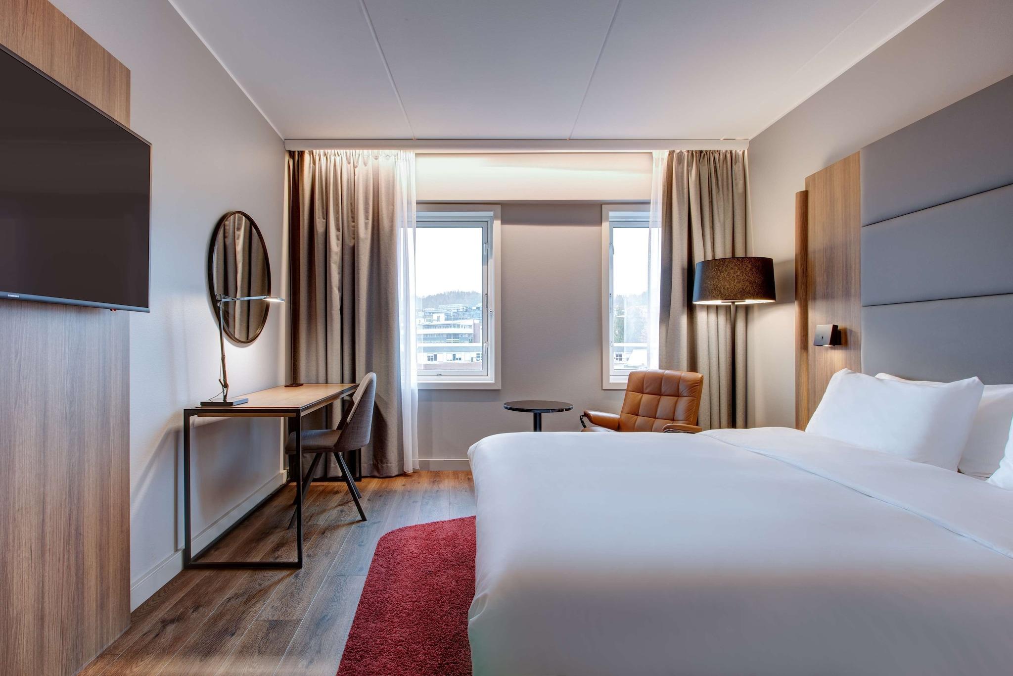 Double Queen Size Bed