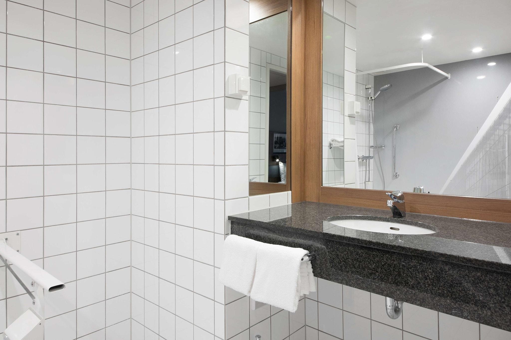 Double Premium Queen Bed