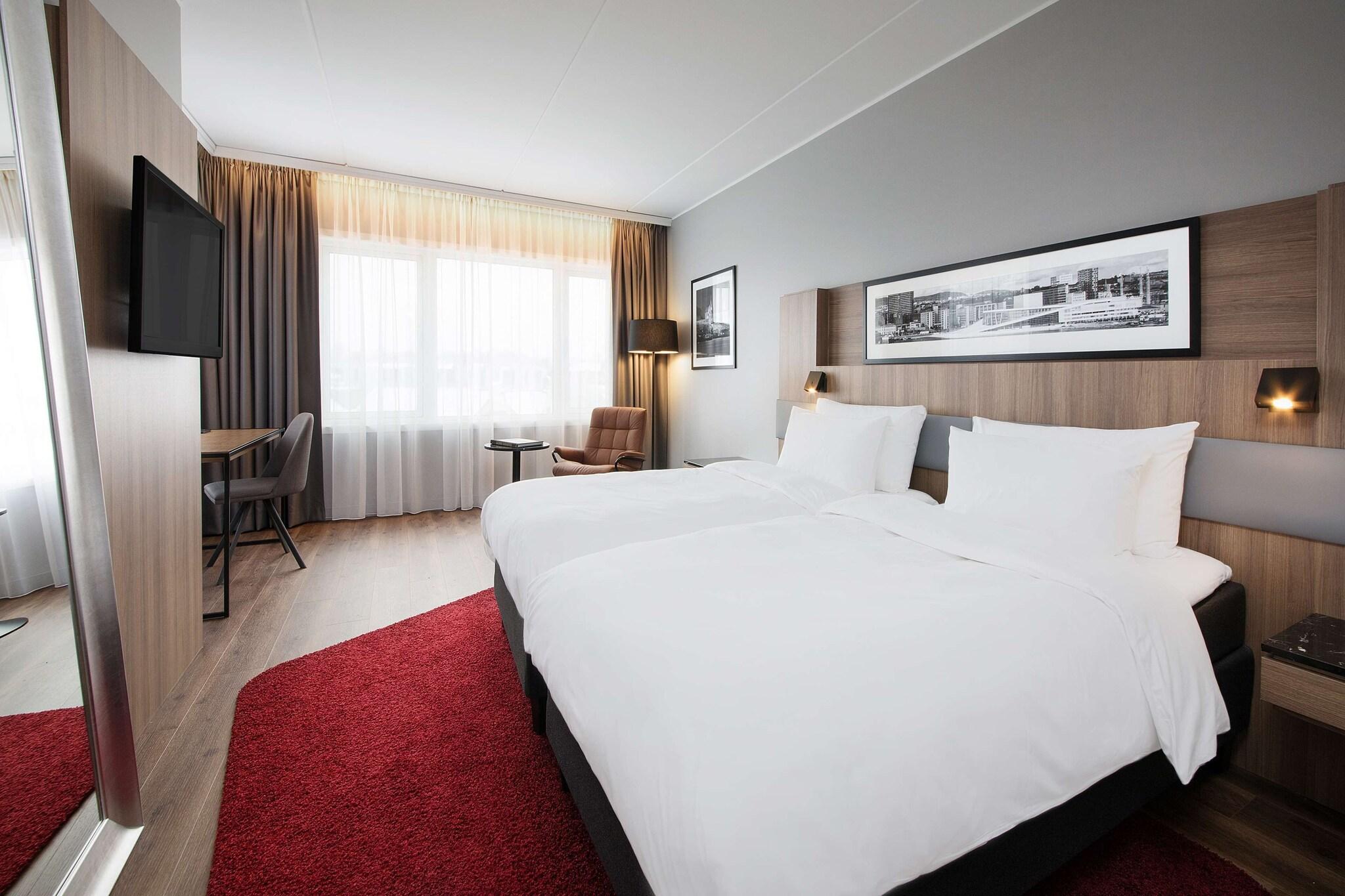 Family Room Queen Size Bed