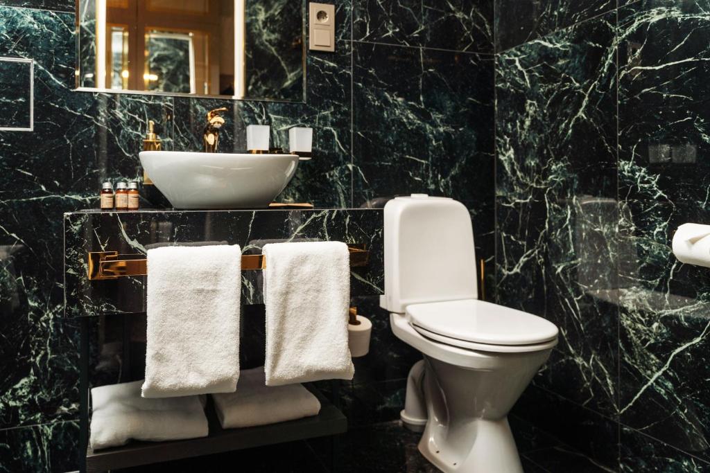 Family Room Two Bedrooms One Bathroom