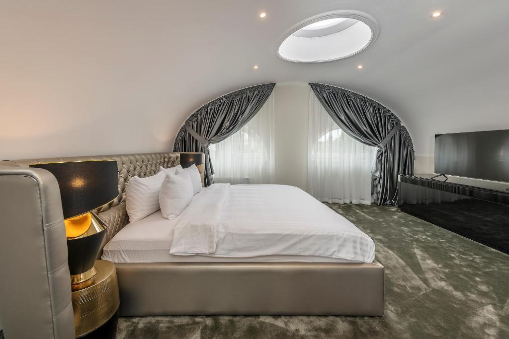 Junior Suite Capacity 1 One Bedroom