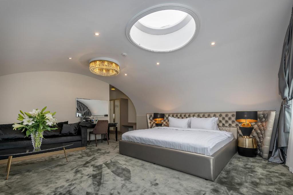 Junior Suite Capacity 1 One Bedroom