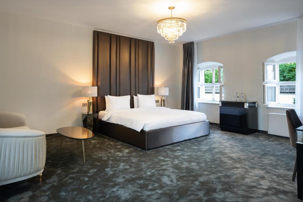 Junior Suite Capacity 1 One Bedroom