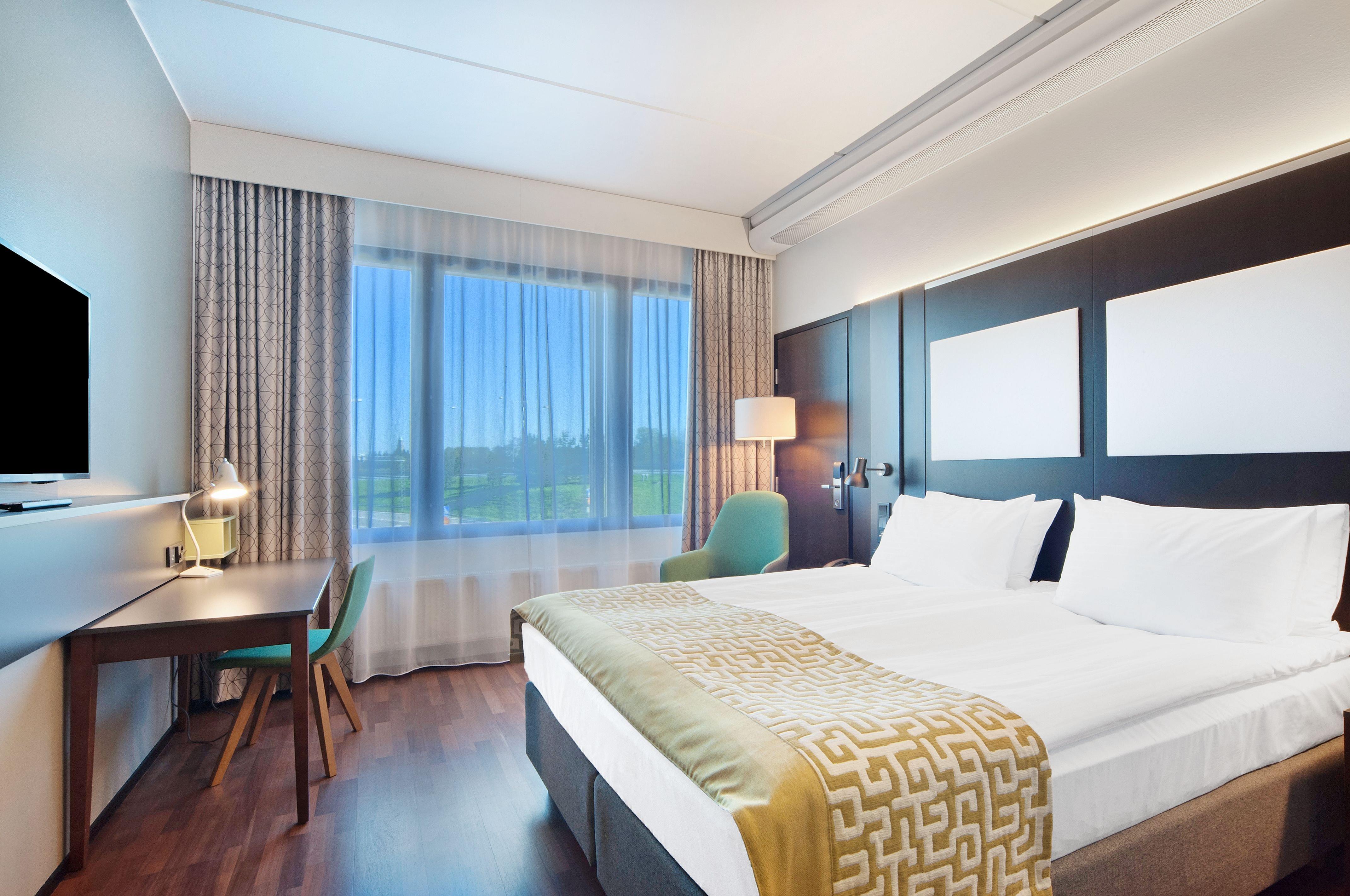 Double Queen Size Bed