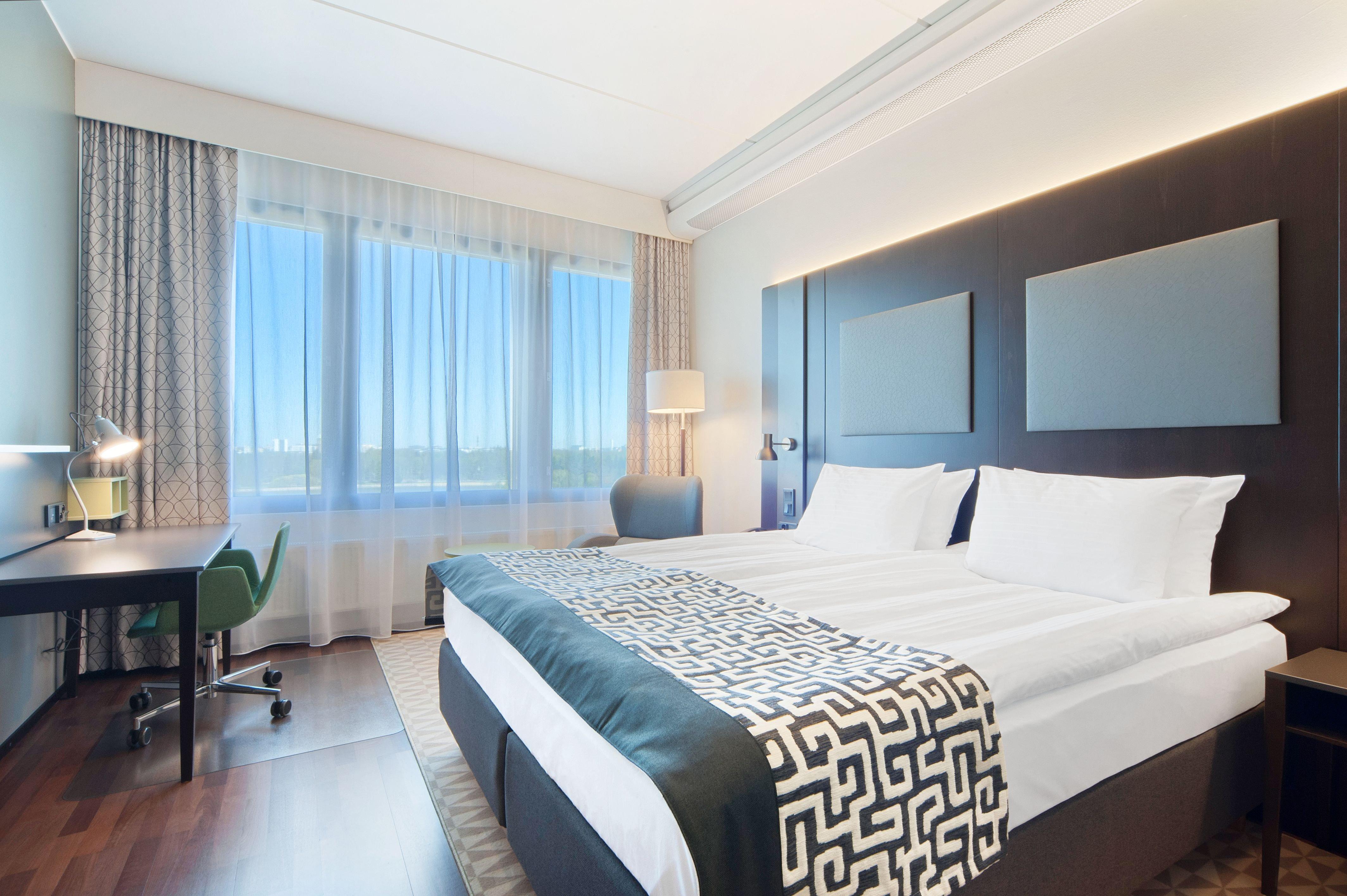 Double Bay View King Bed