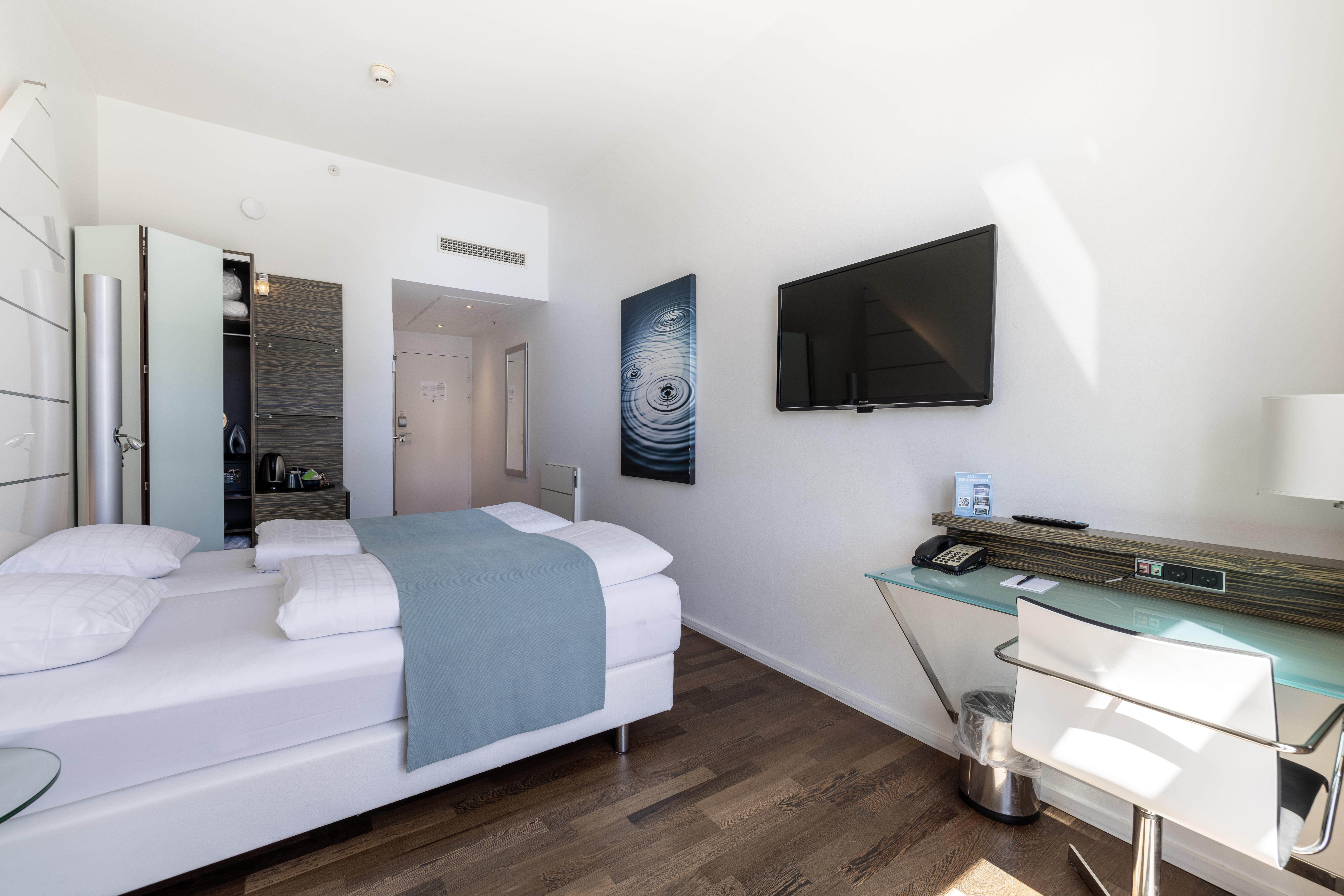 Twin Two Beds