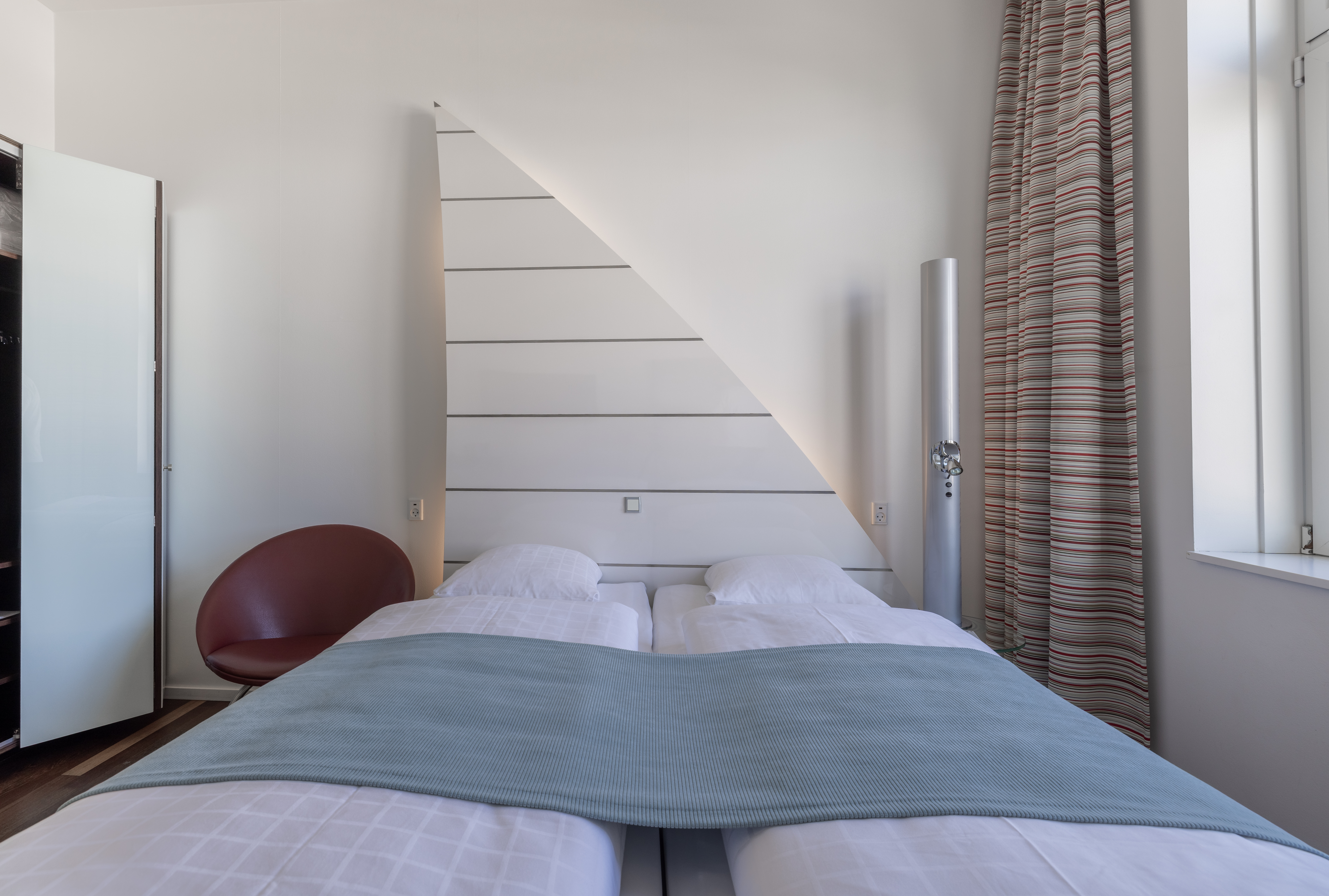 Twin Two Beds