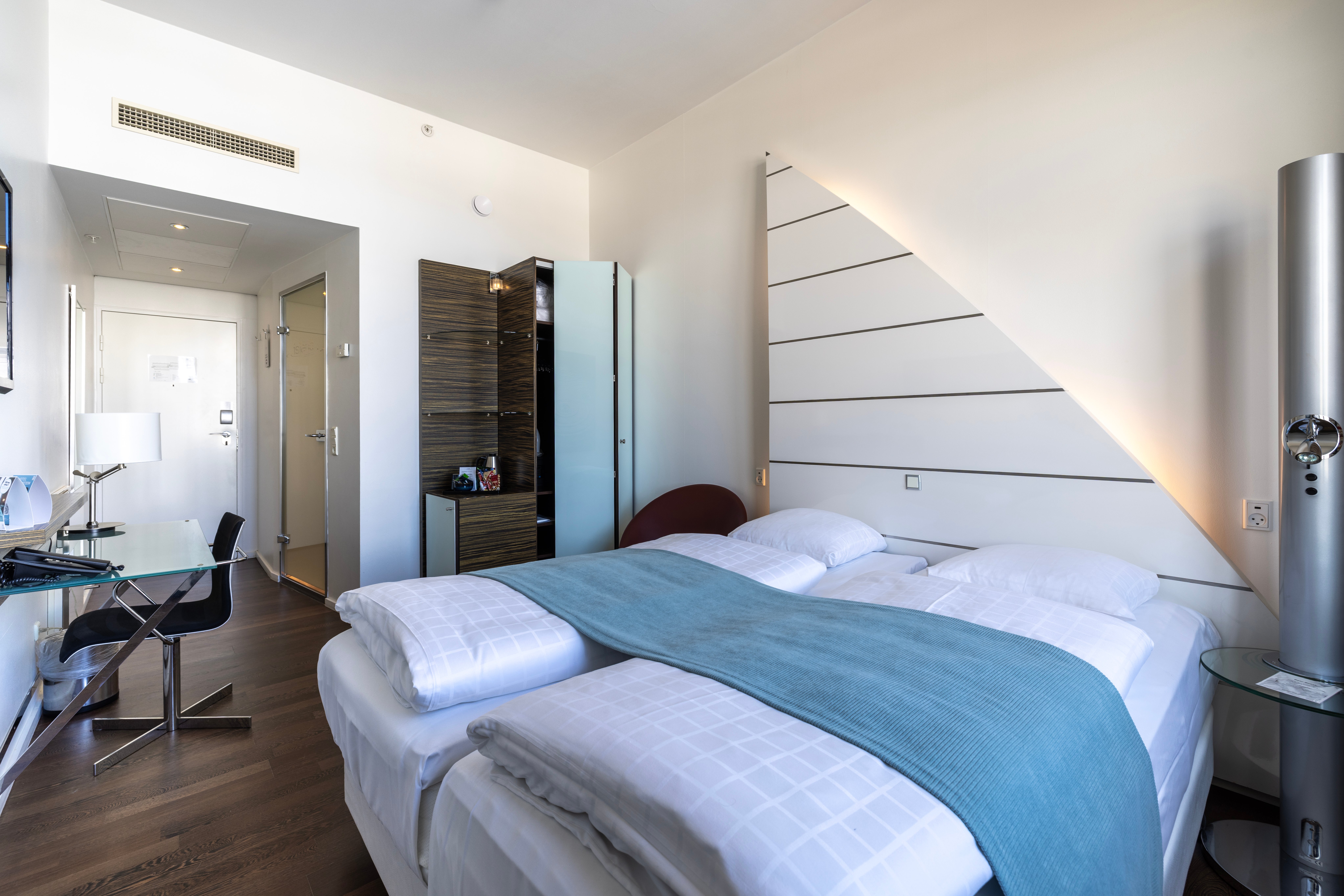 Twin Two Beds