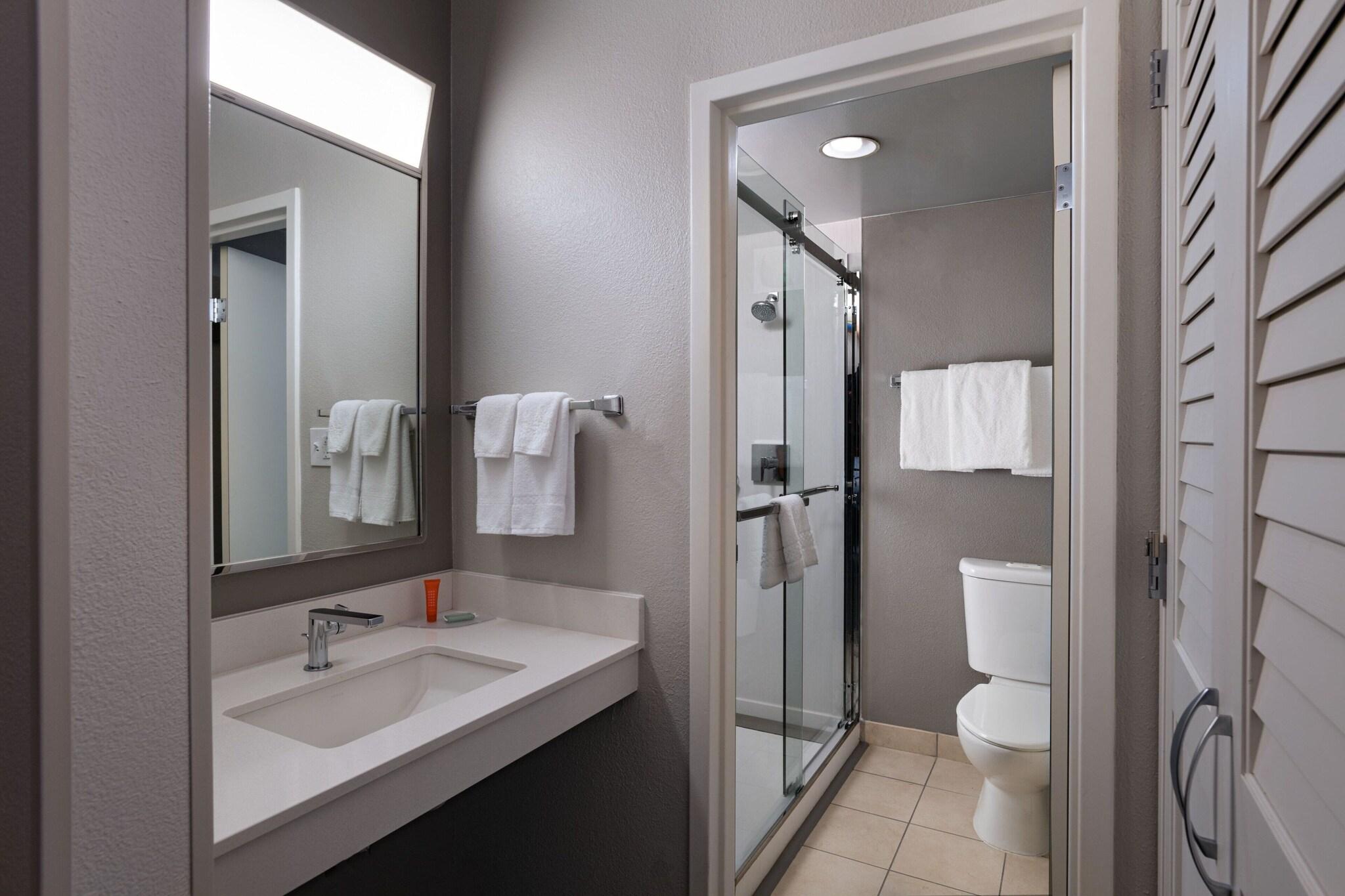 Suite Two Queen Beds One Bedroom