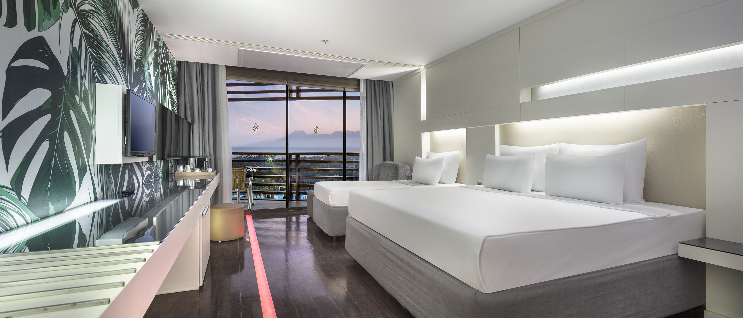 Double Single Superior Side Sea View