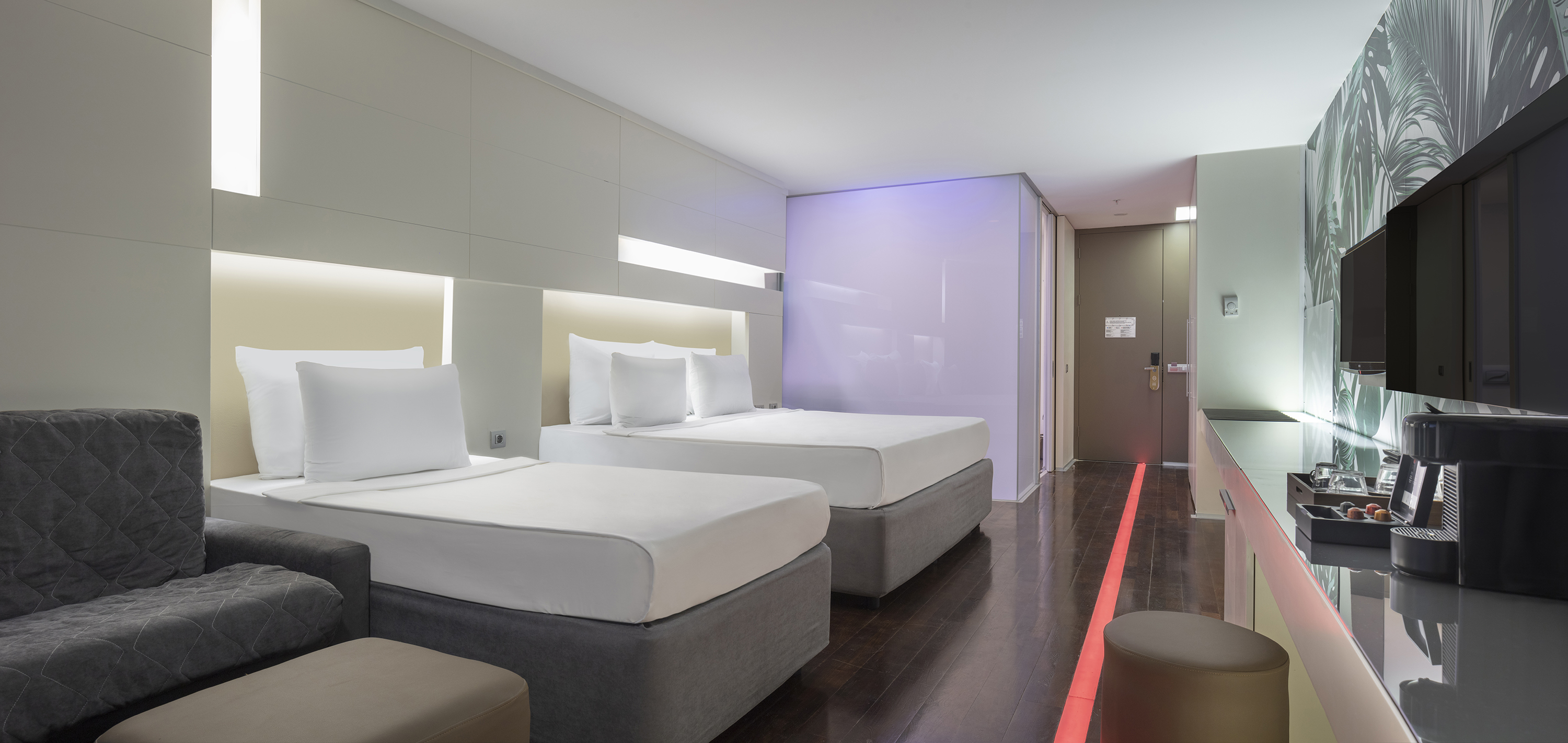 Triple Superior Side Sea View