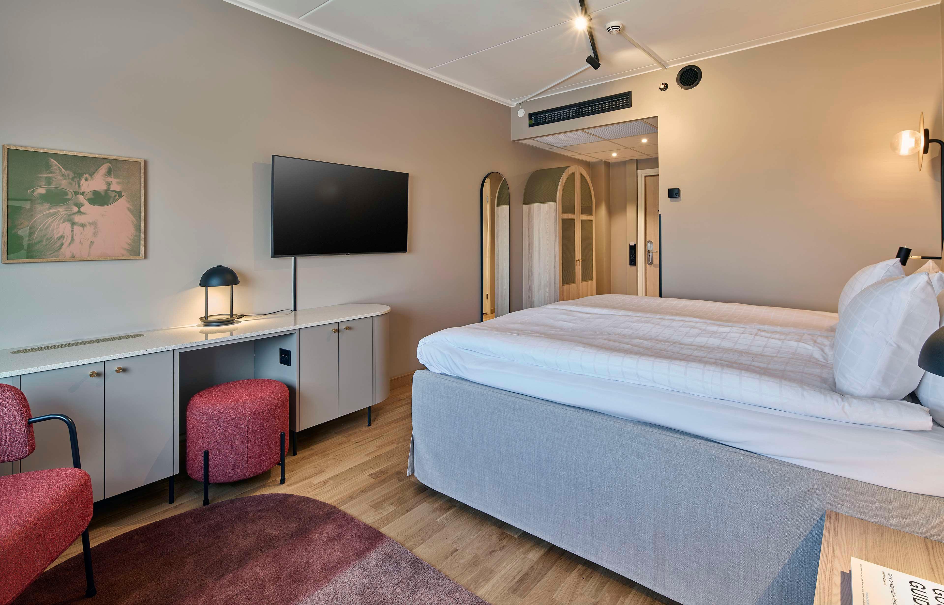 Double Superior King Bed