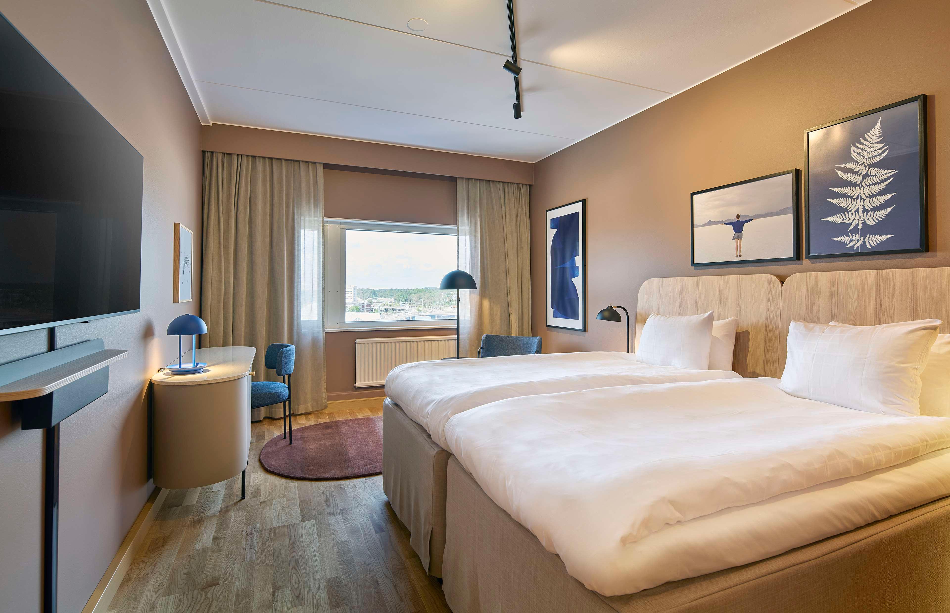 Double King Size Bed