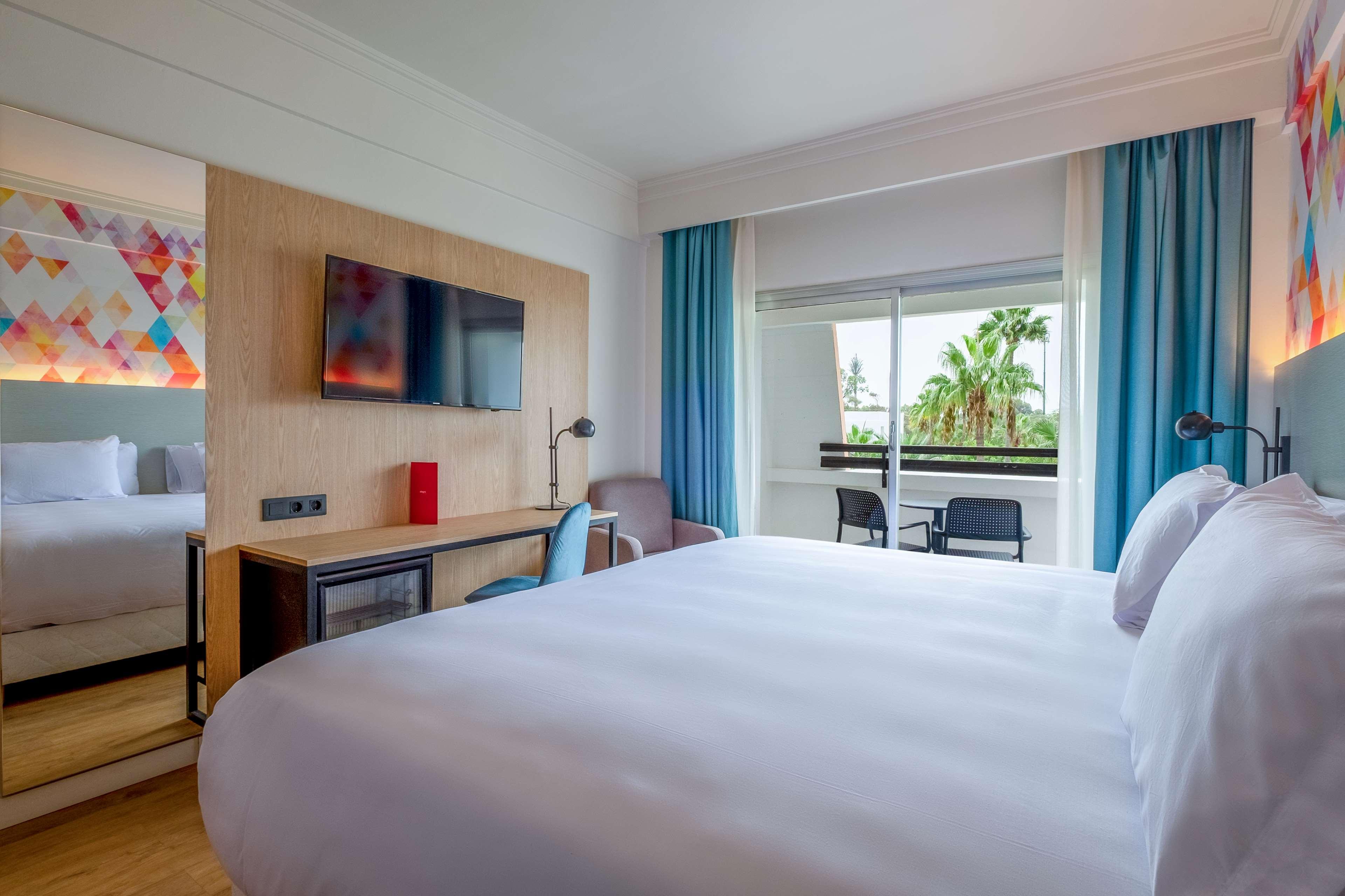 Double or Twin Side Sea View