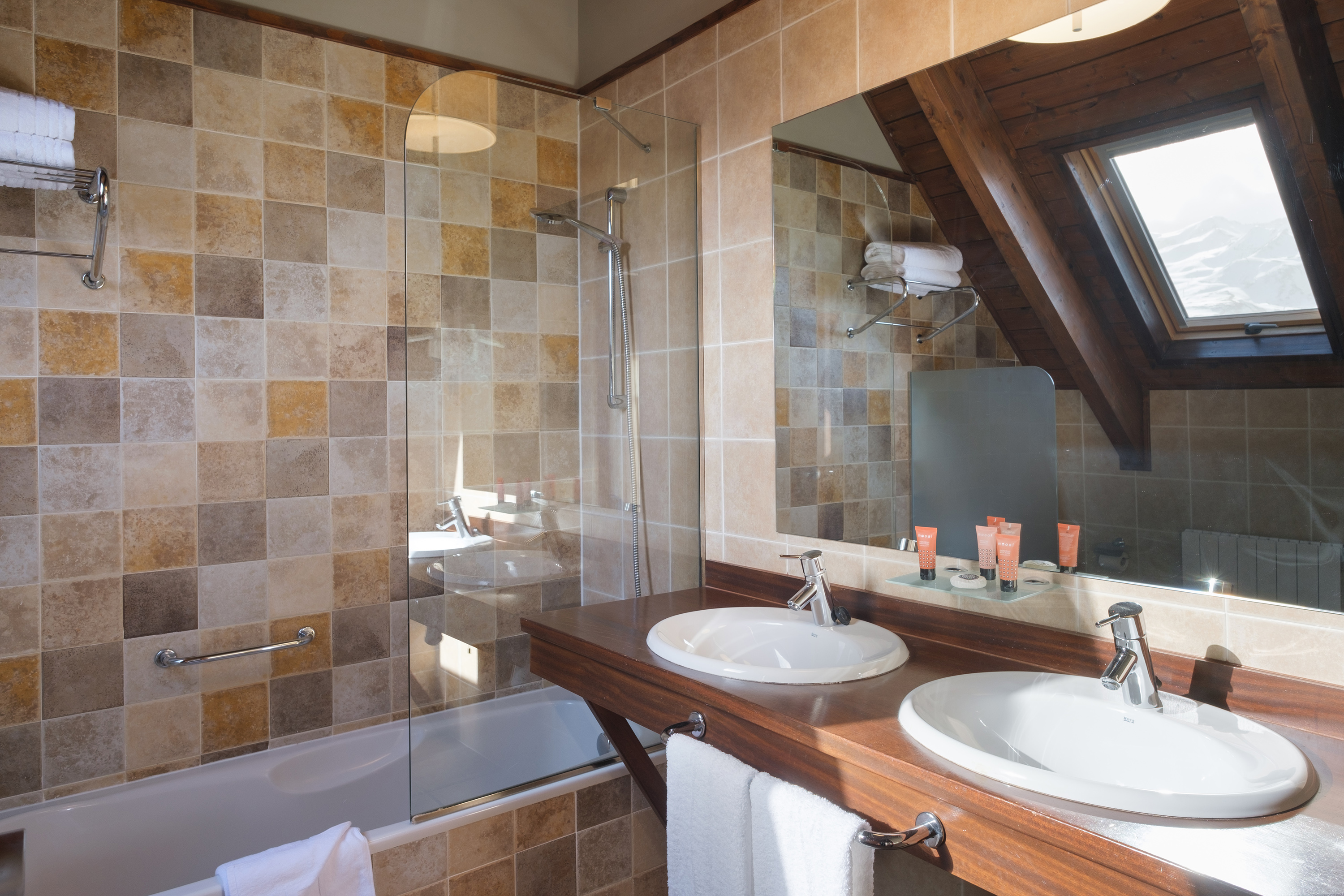 Double or Twin Superior