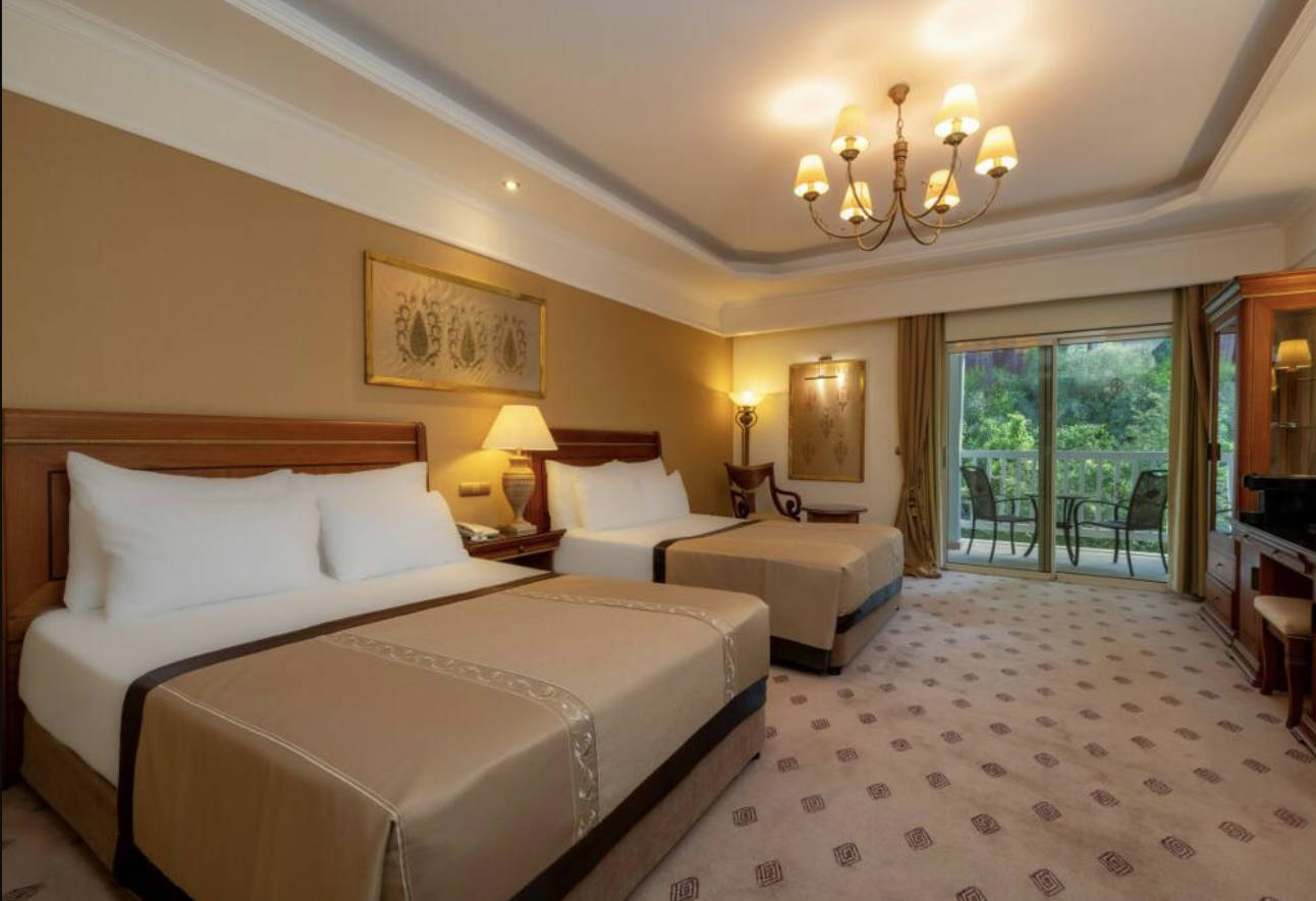 Family Room Club Grand