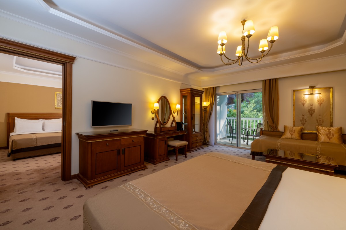 Family Room Club Grand