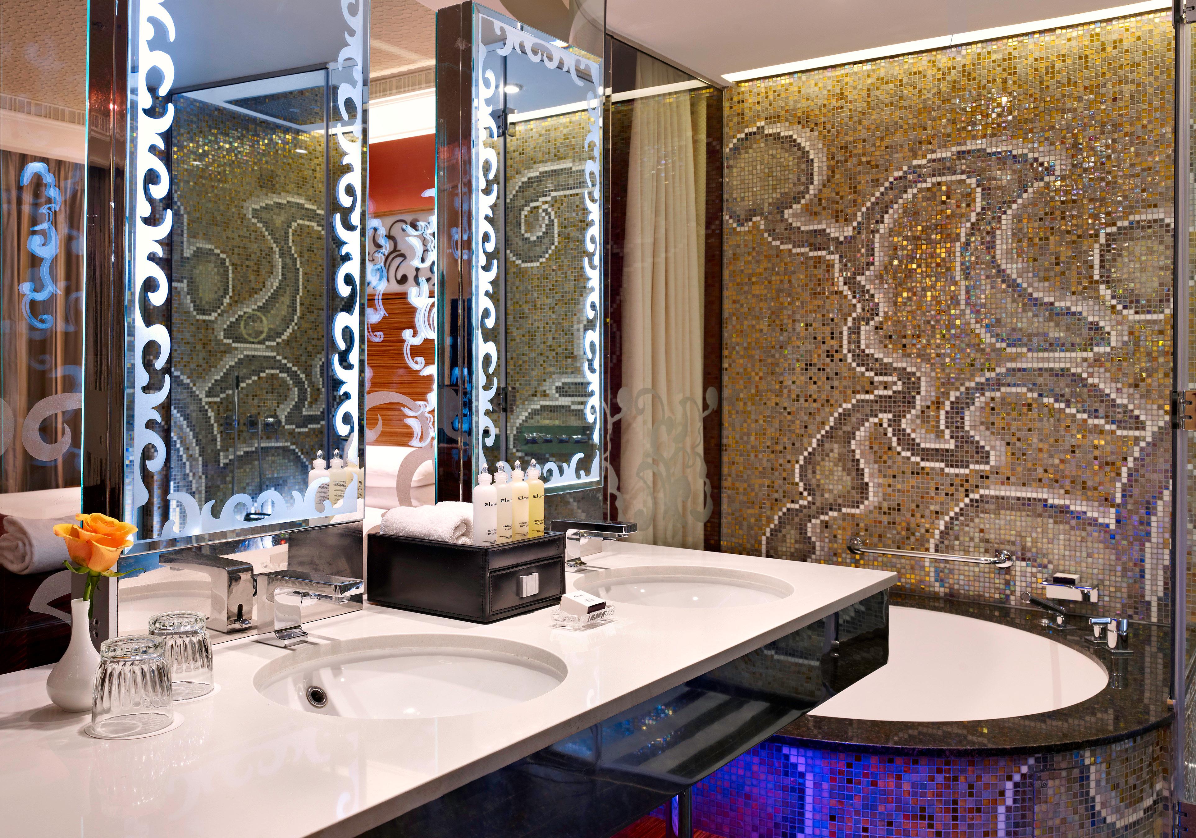 Double Club King Bed