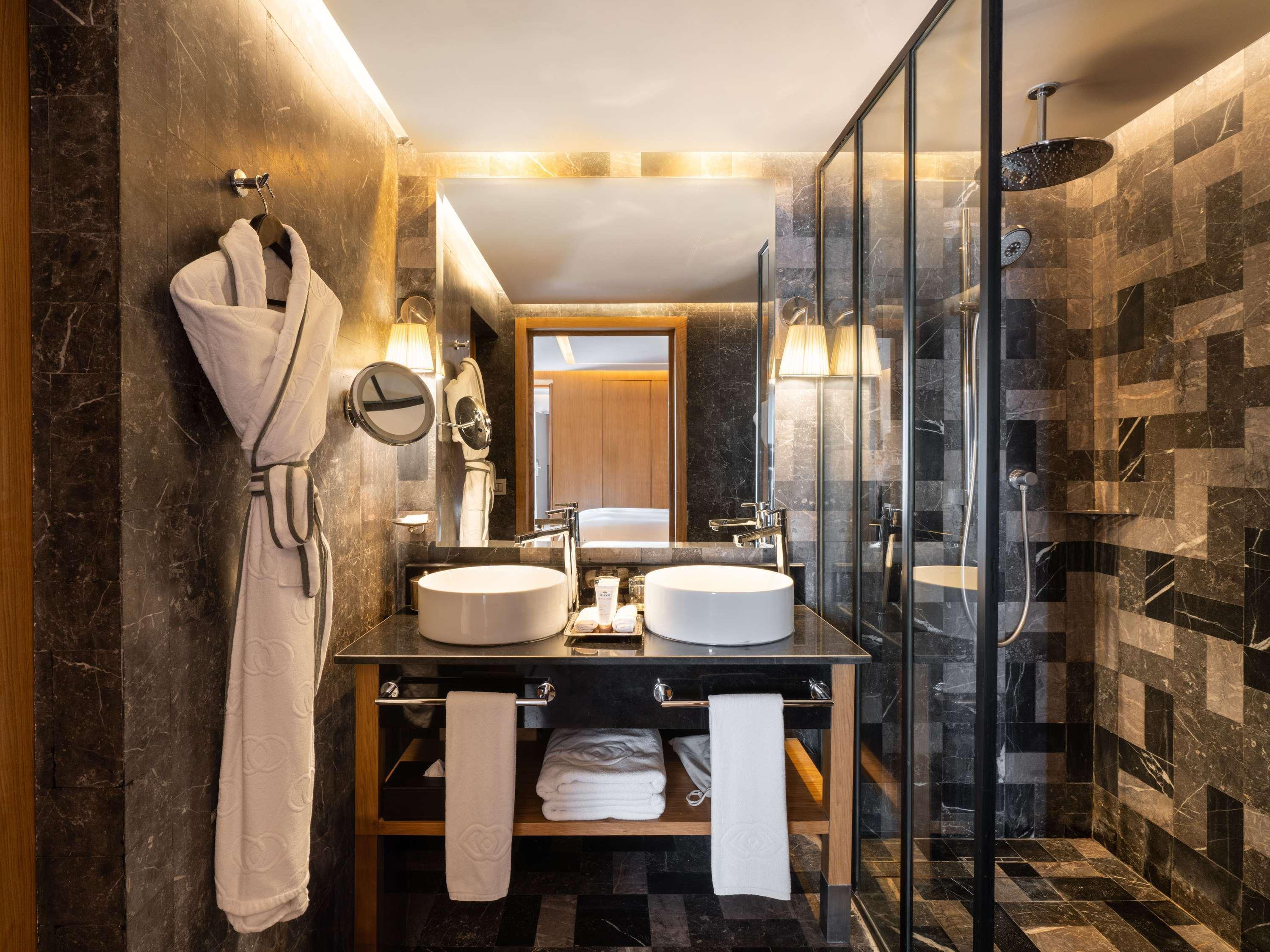 Junior Suite King Size Bed