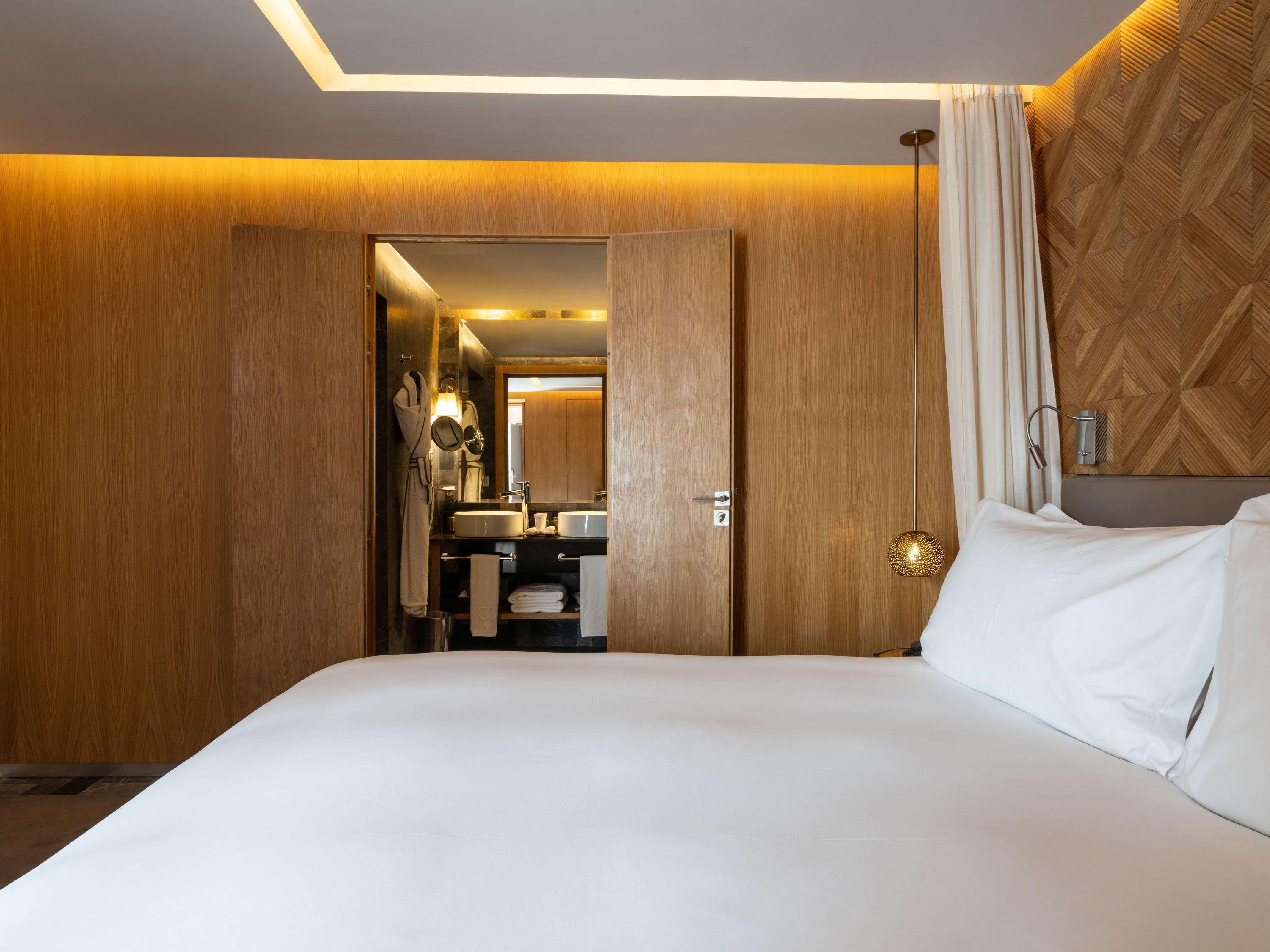 Junior Suite King Size Bed