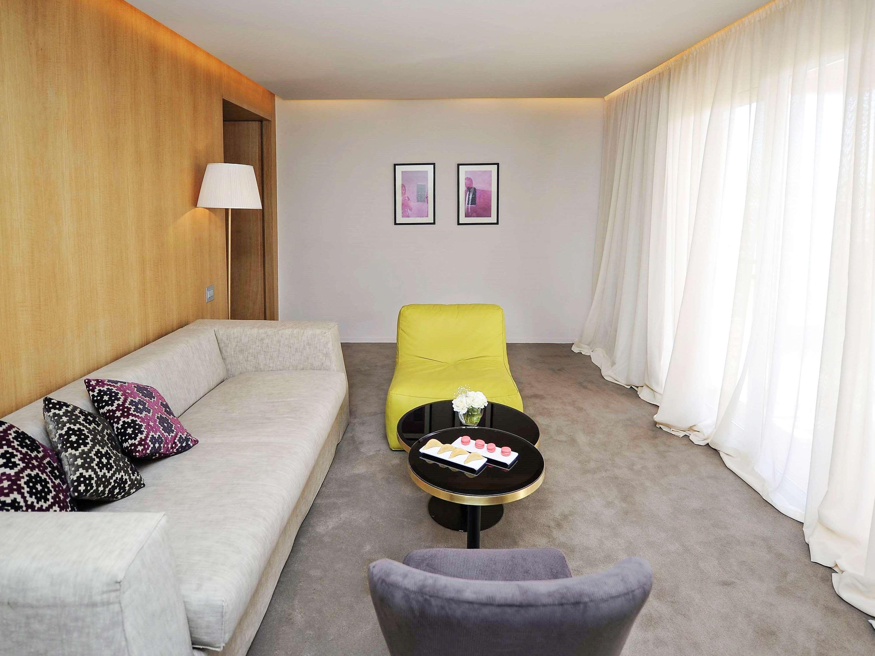 Junior Suite King Size Bed