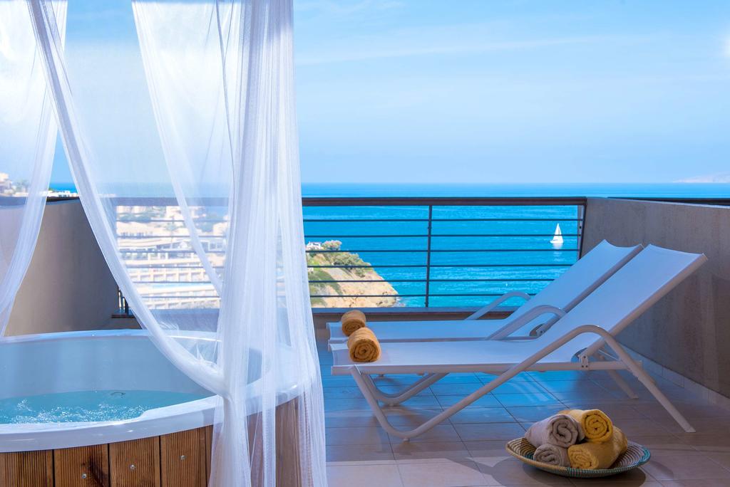 Double or Twin with Jacuzzi