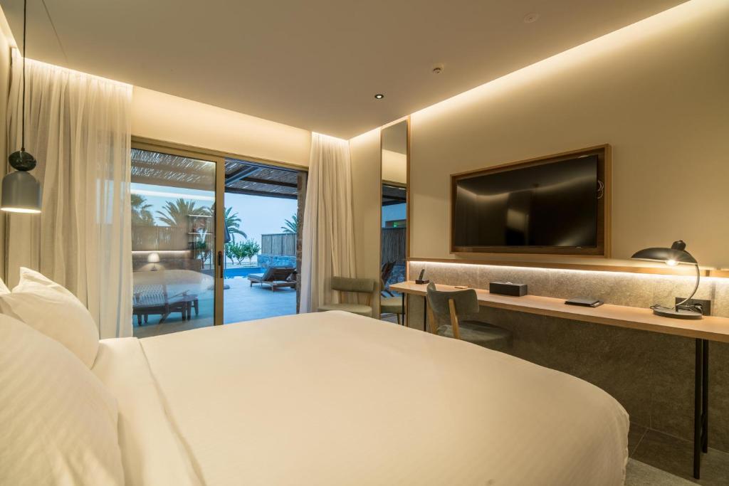 Double with Private Pool