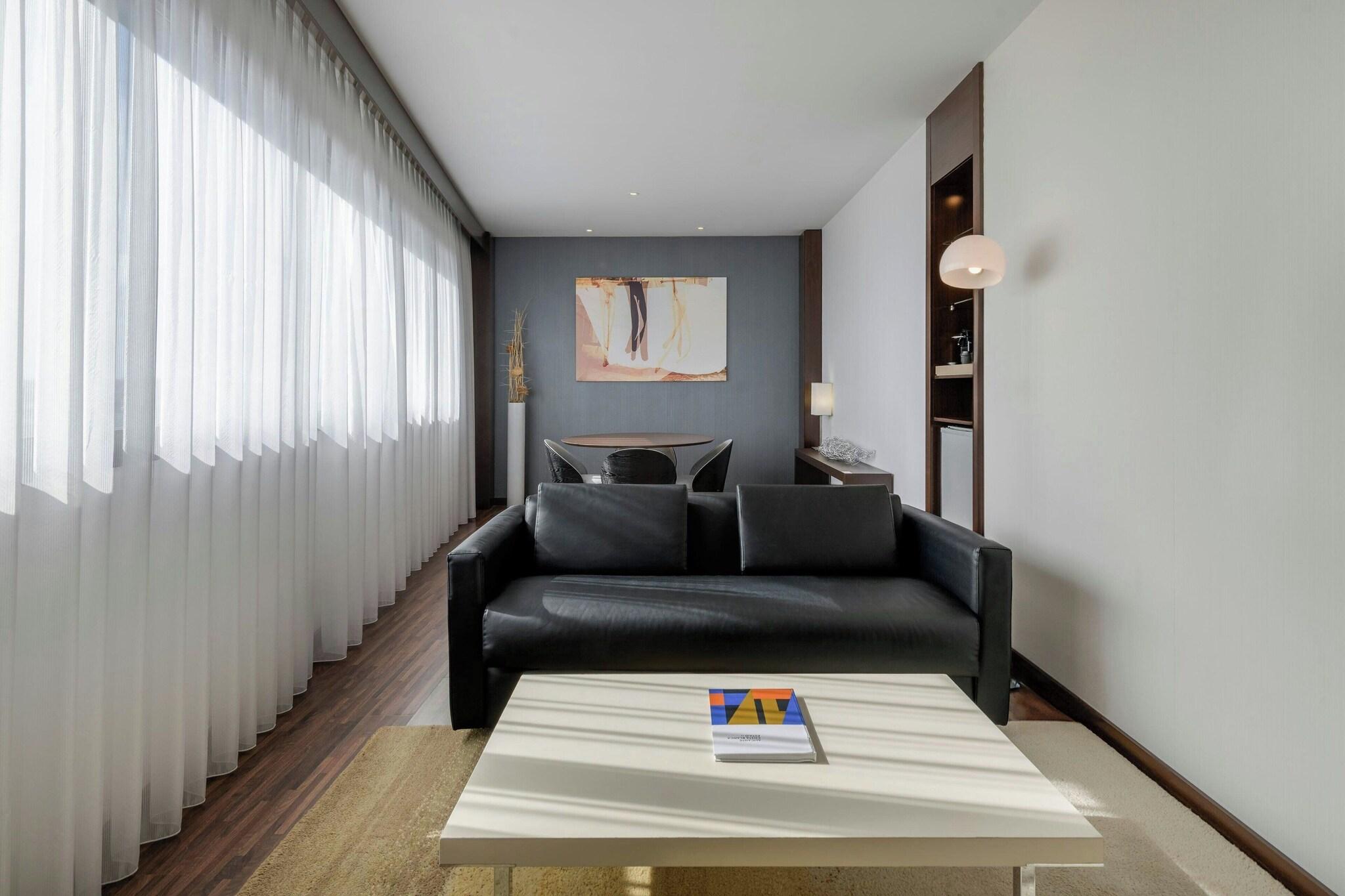 Junior Suite King Size Bed