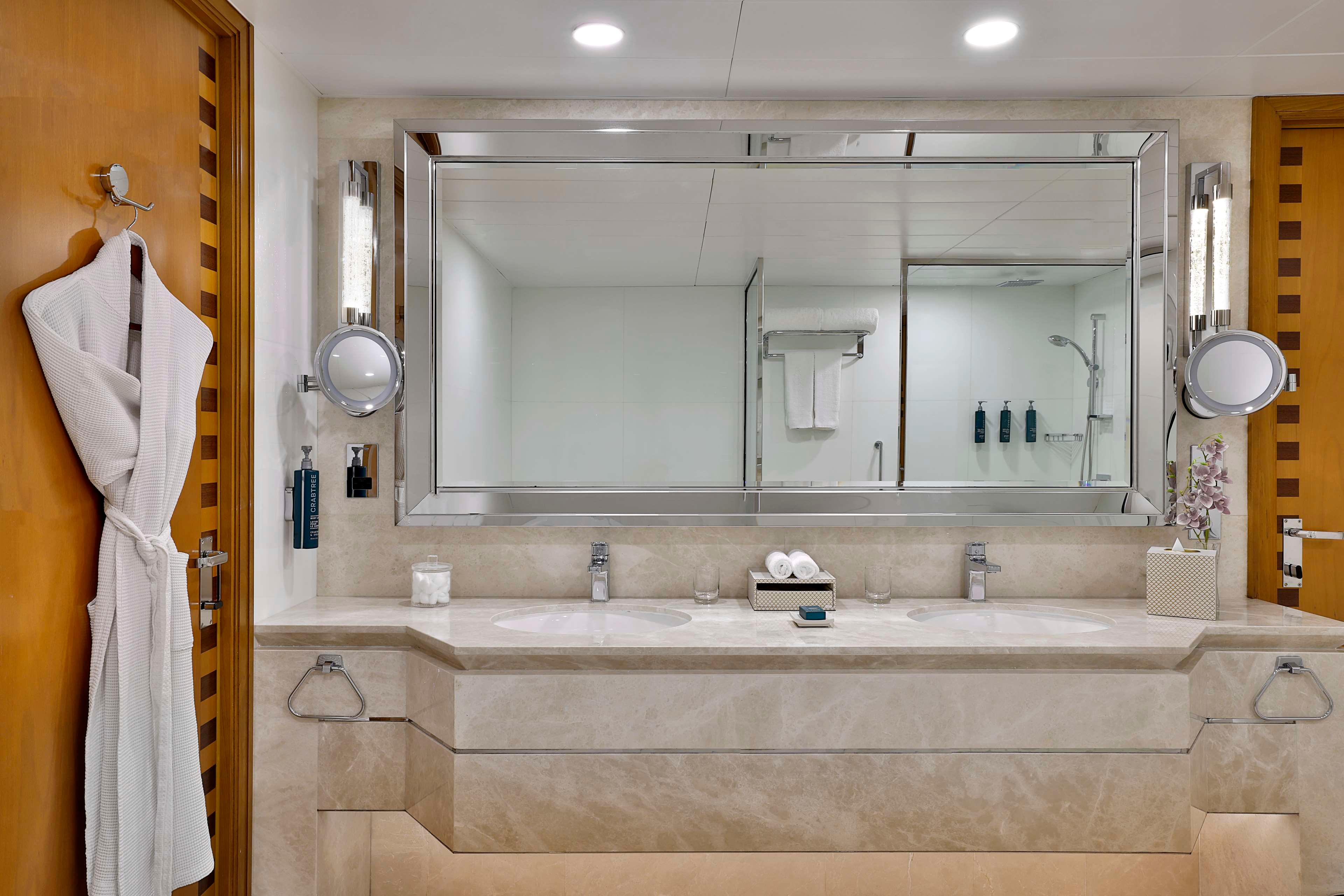 Double Deluxe King Bed