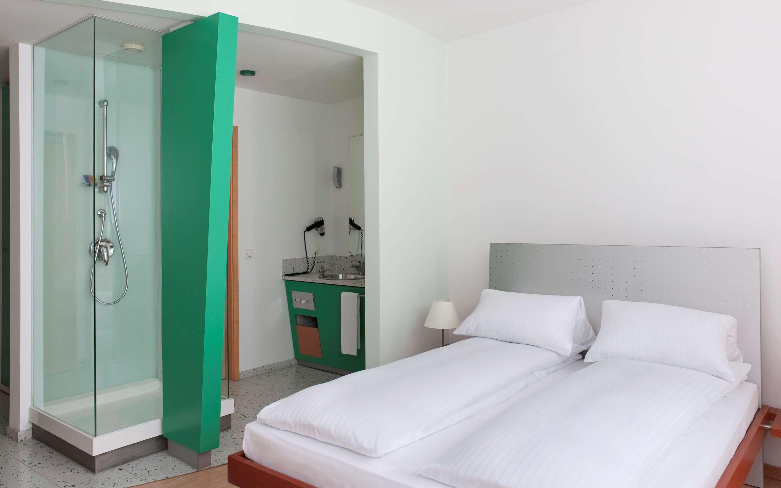 Double Queen Size Bed