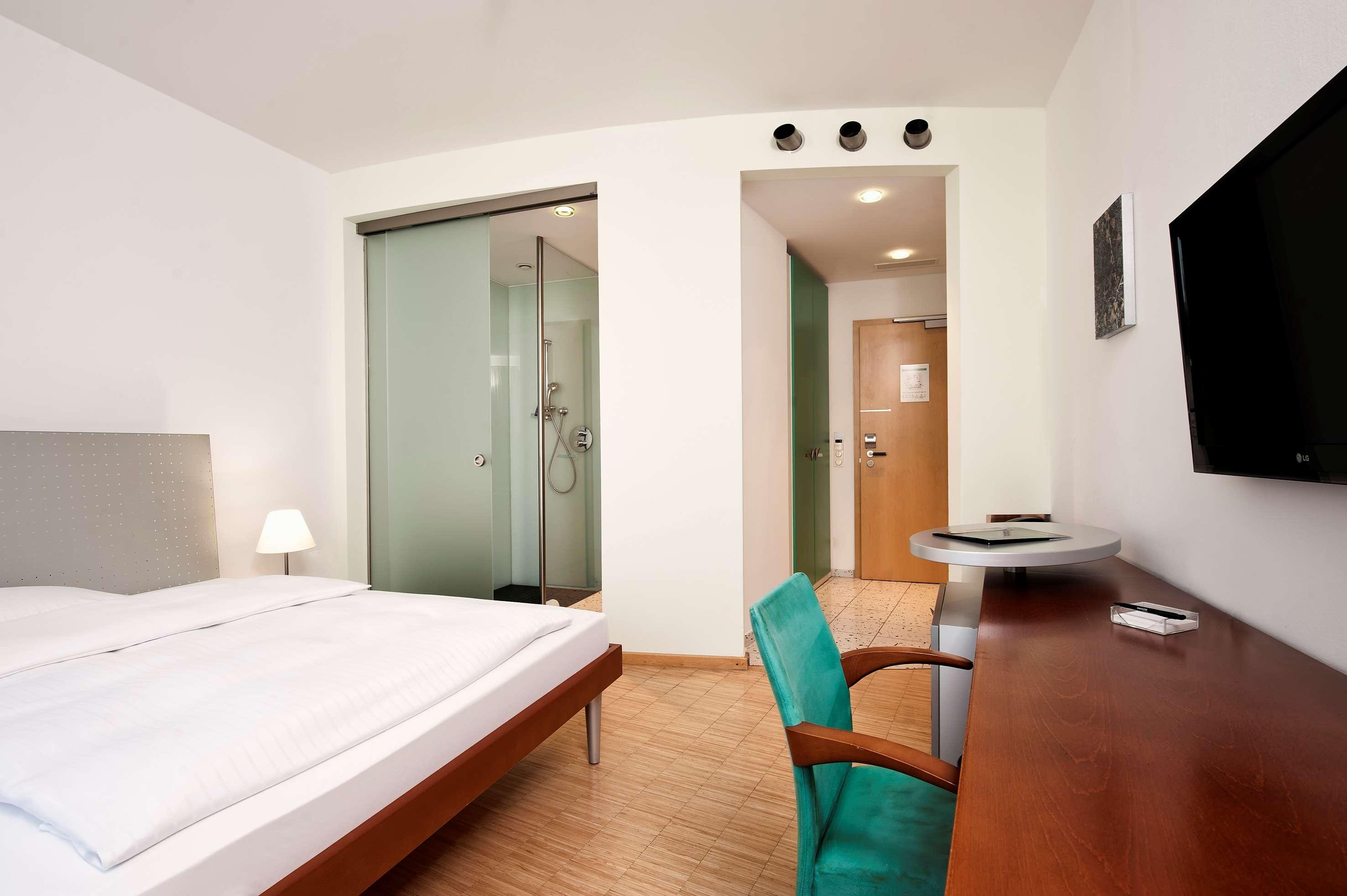 Double Queen Size Bed