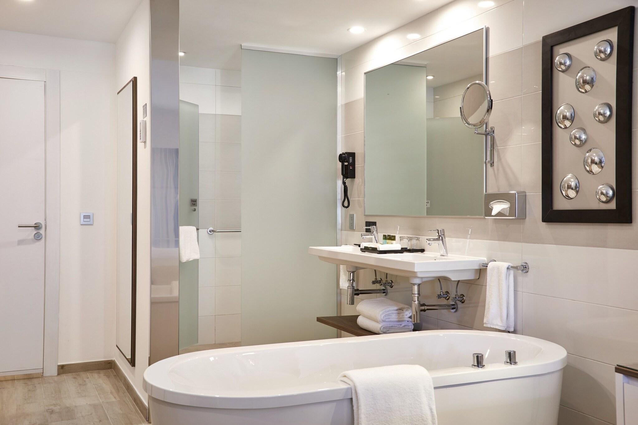 Junior Suite with Views