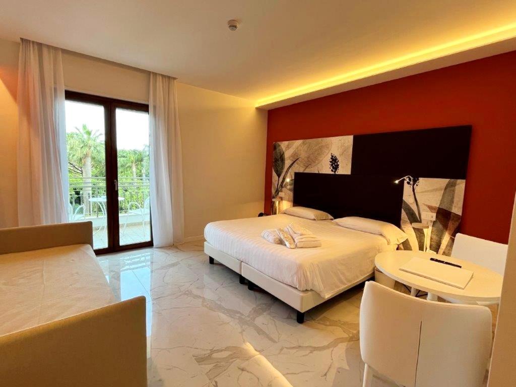 Double or Twin Deluxe Pool View