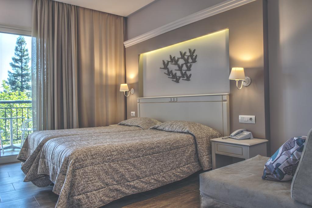 Double or Twin Pool View