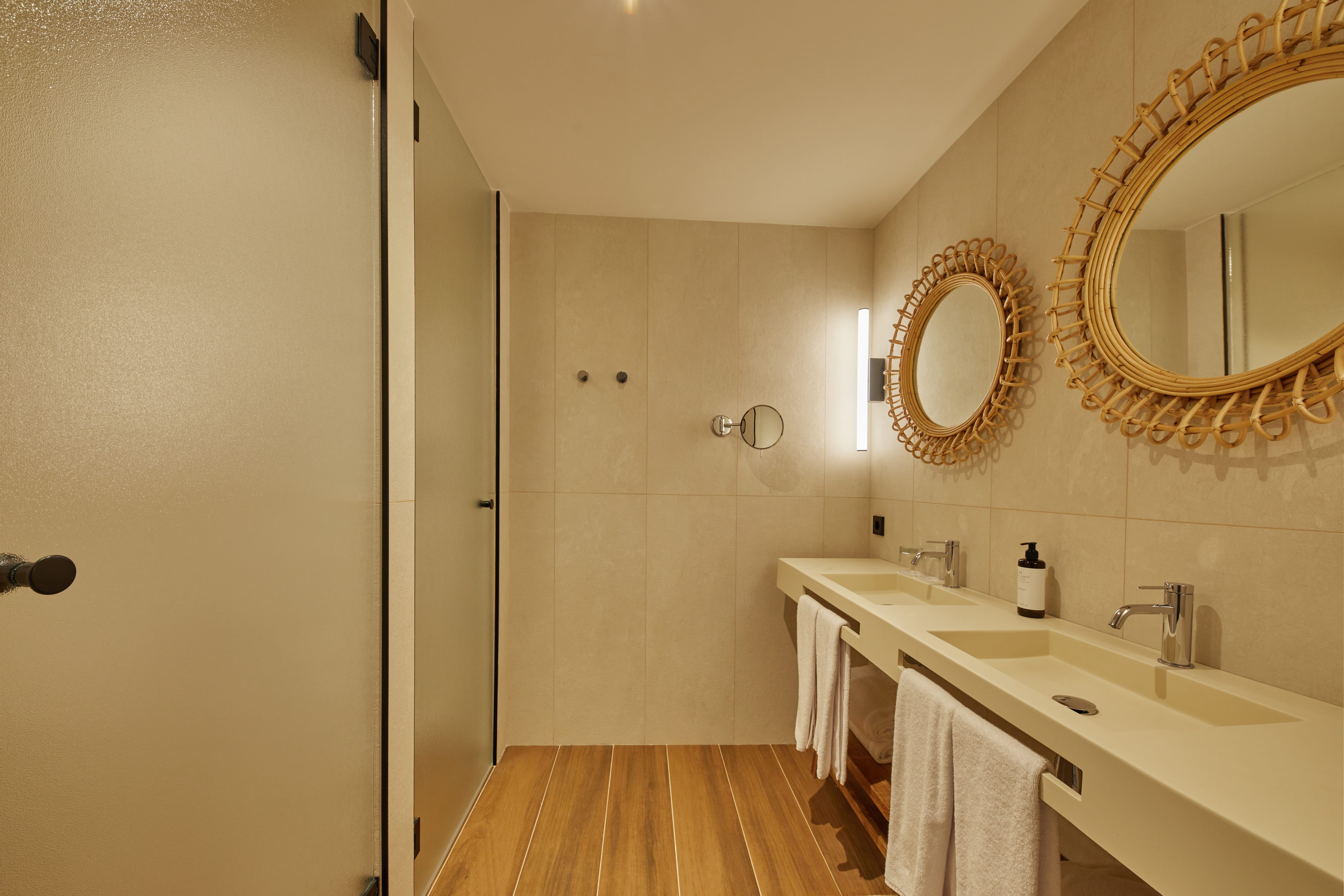 Double or Twin Deluxe