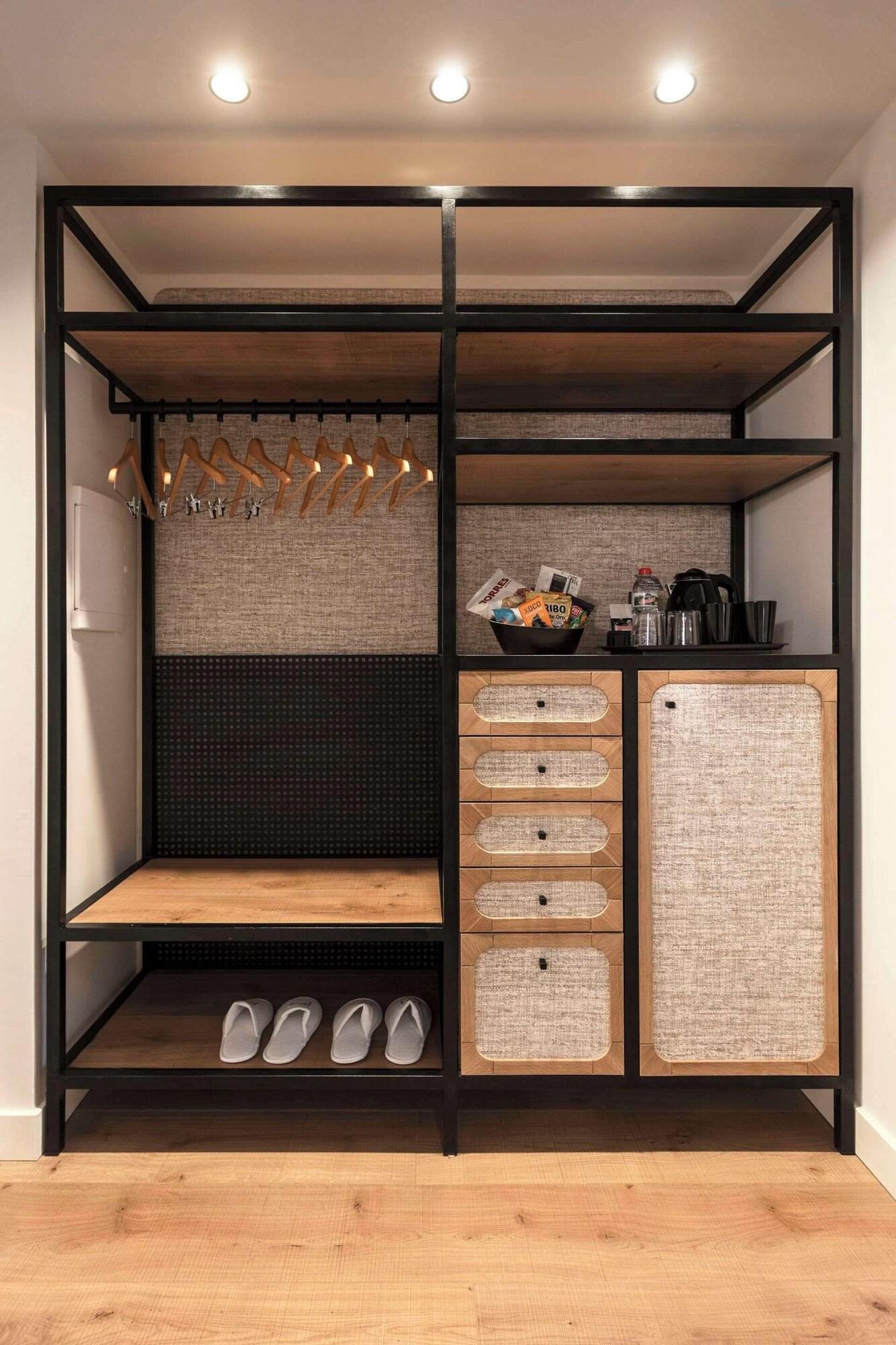 Junior Suite Queen Size Bed