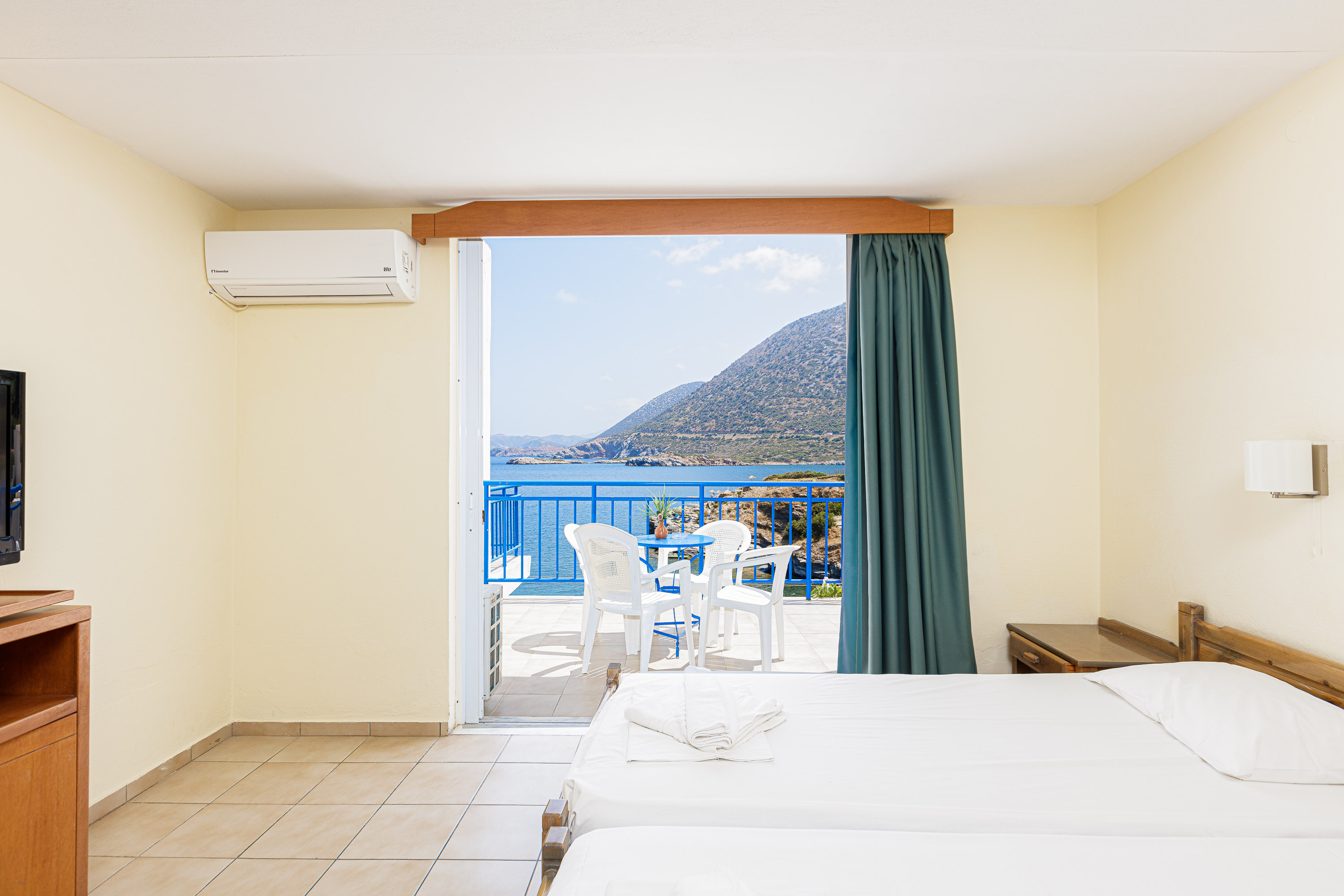 Double or Twin Mountain View