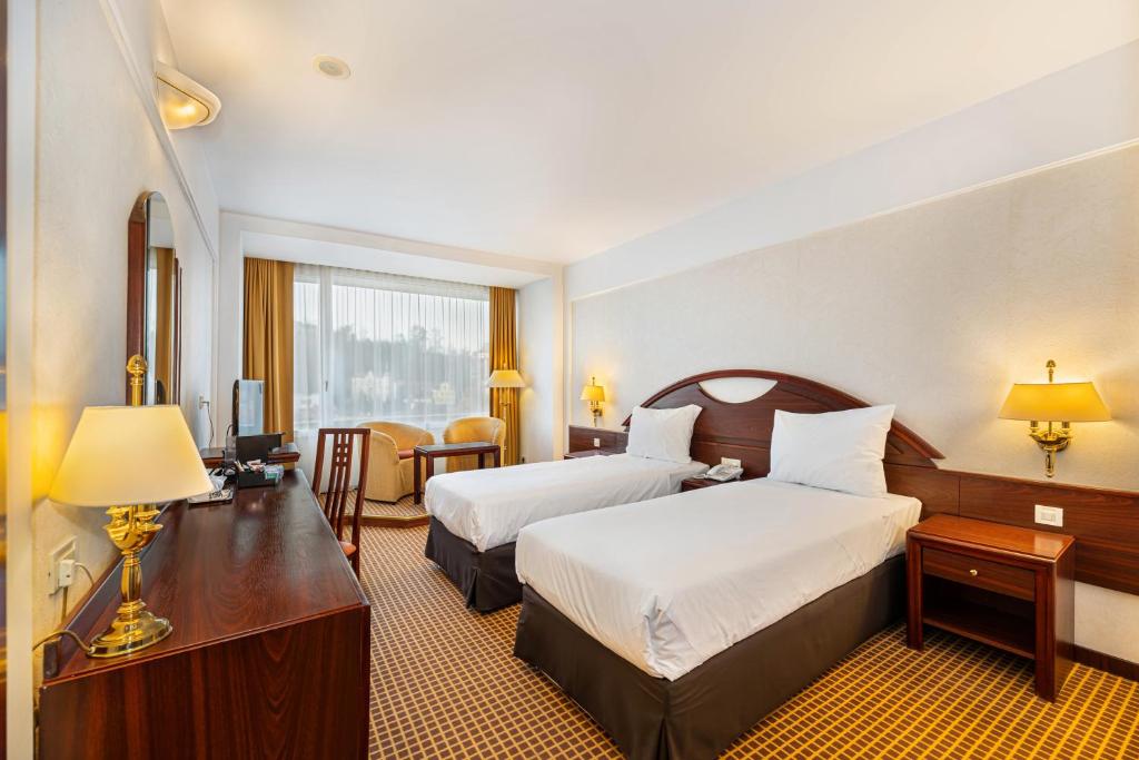 Double or Twin Standard