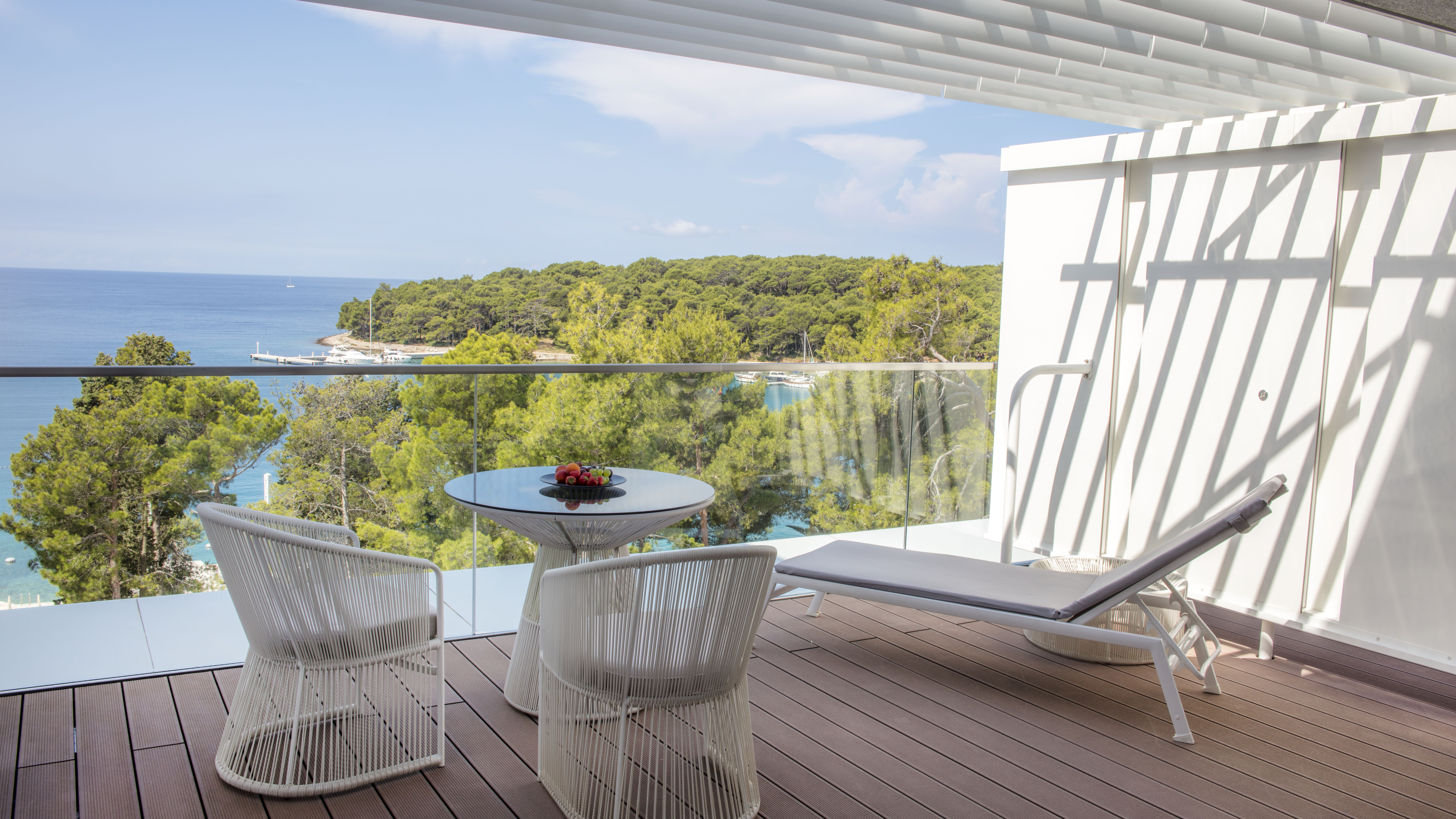 Twin Deluxe Side Sea View