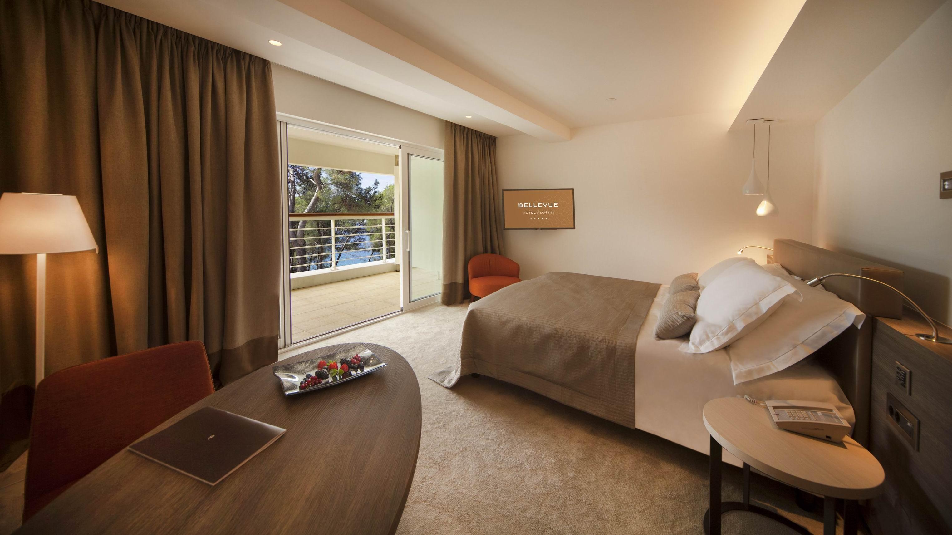 Double Superior Side Sea View